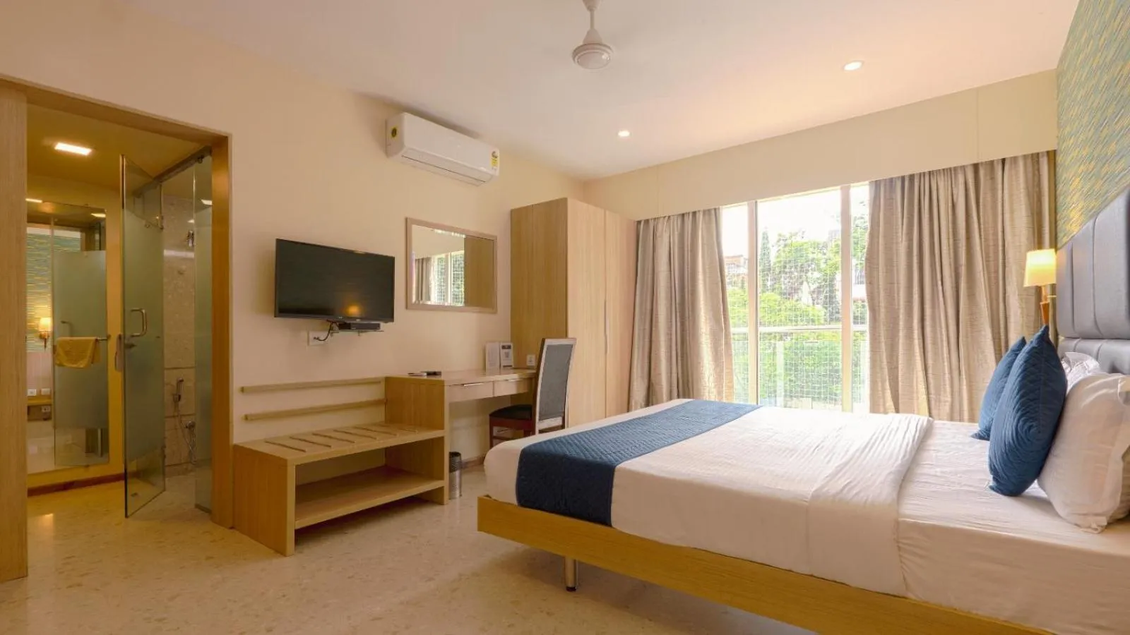 Communal lounge/ TV room, Bed in Magnus Star Residency Koregaon Park Annexe
