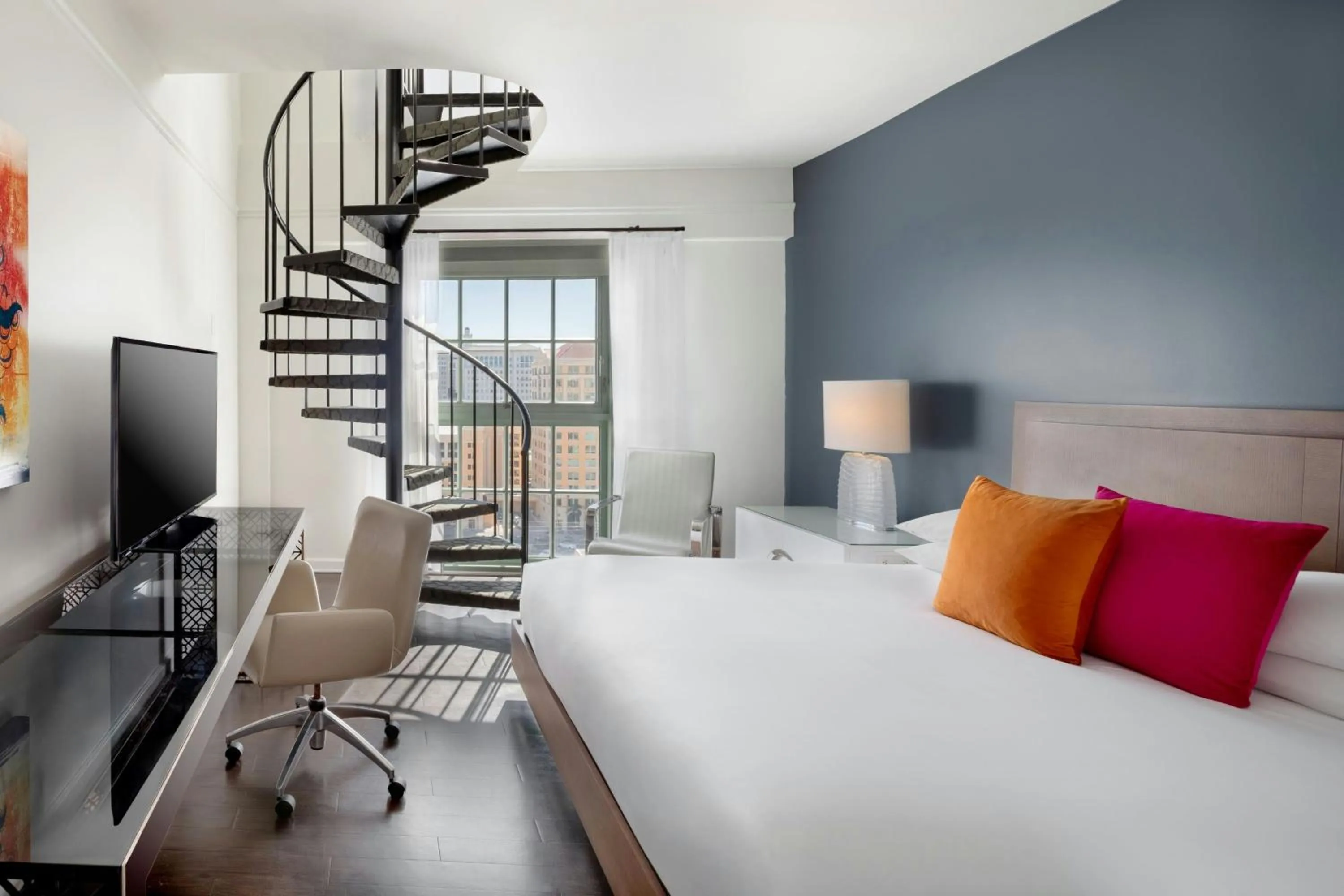 Photo of the whole room, Bed in Hotel Colonnade Coral Gables, Autograph Collection