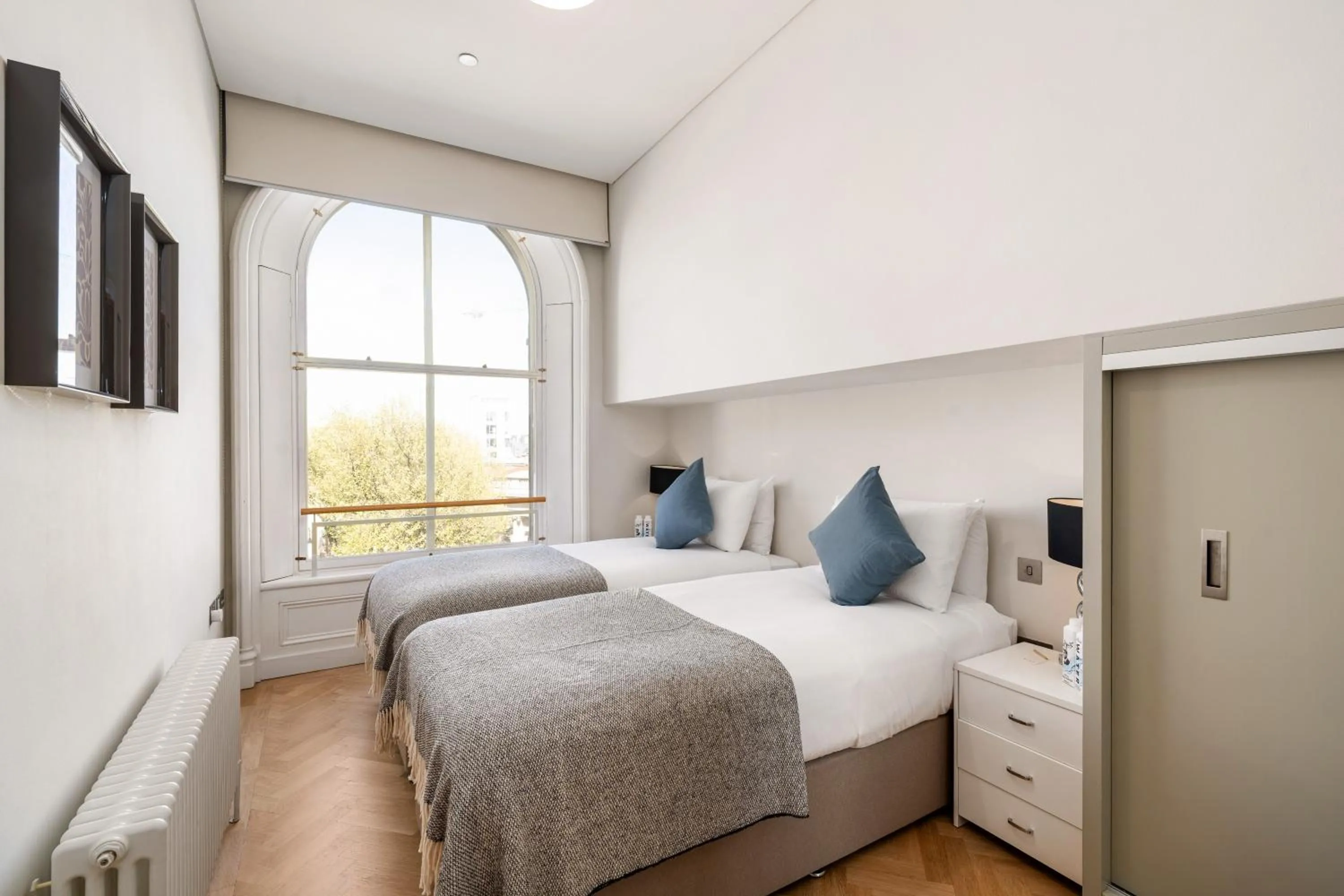 Bed in Wren Urban Nest
