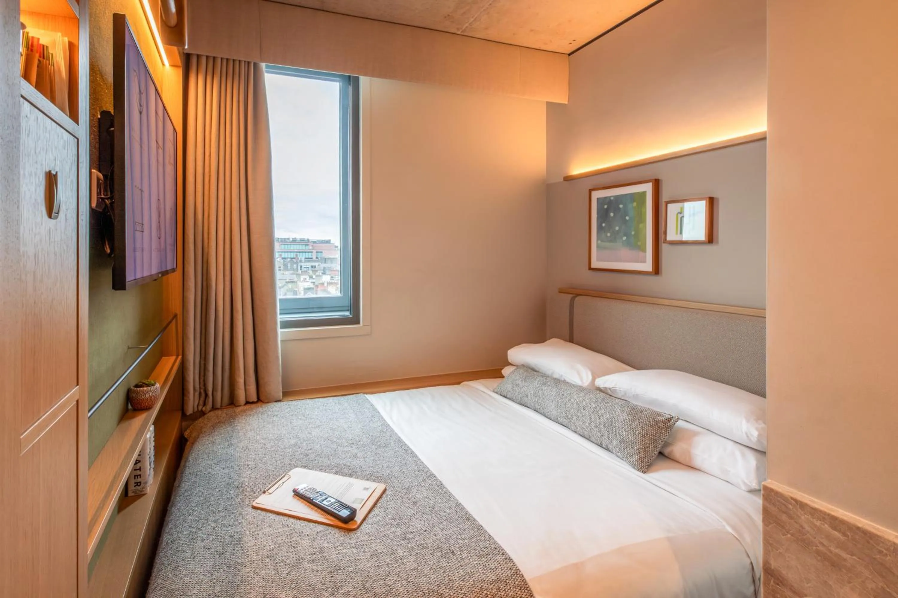 Bed in Wren Urban Nest