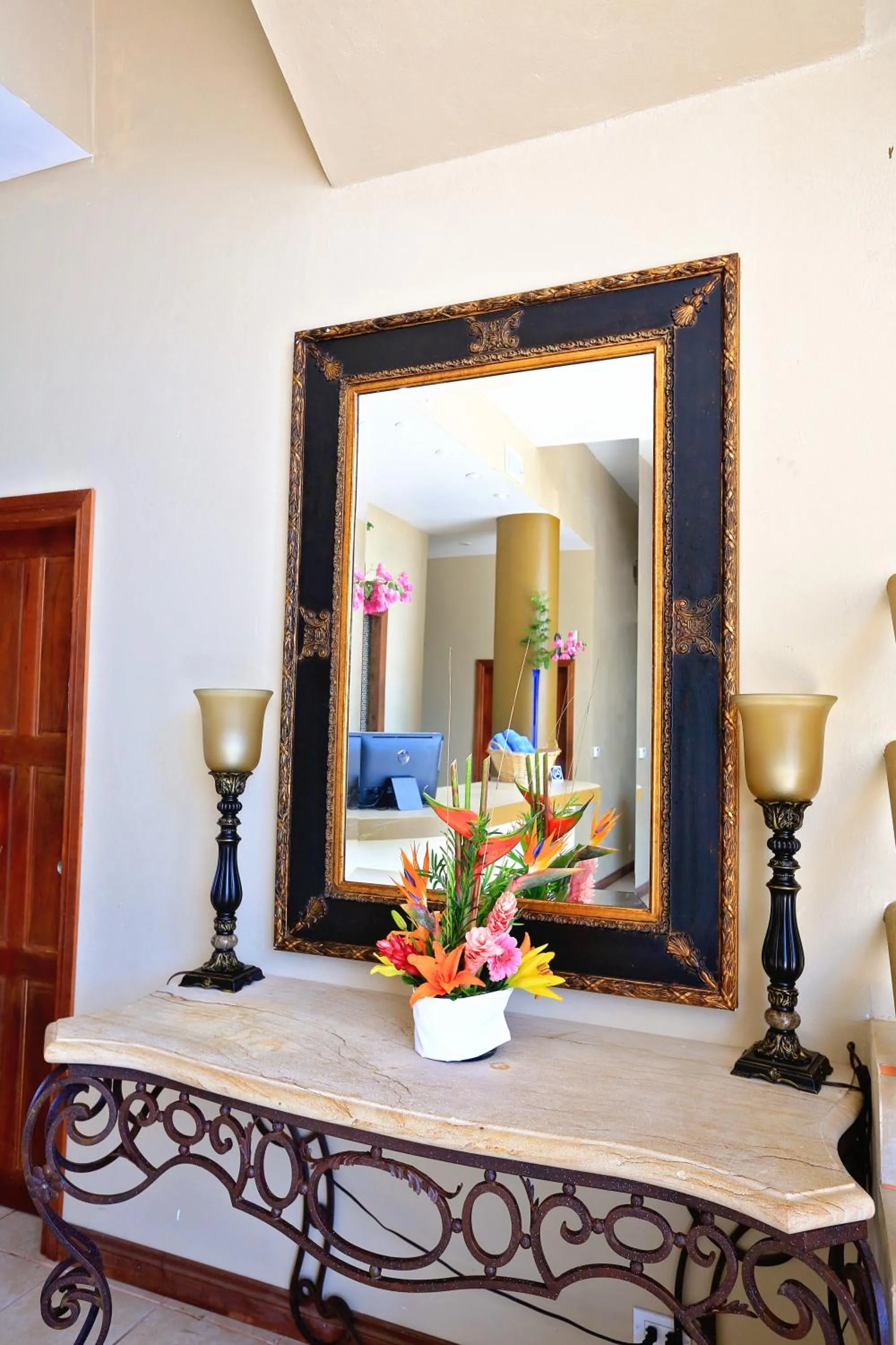 Hotel Royal Blue & Golf Cart Rental