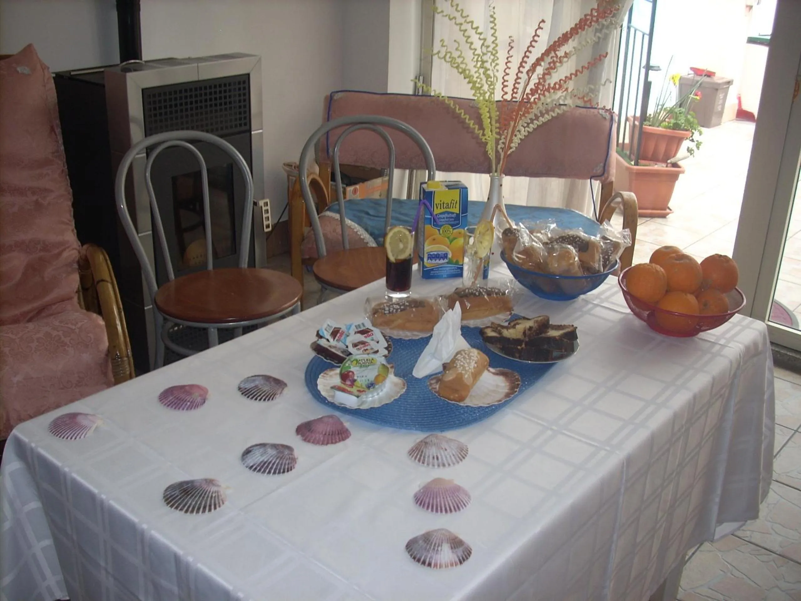 Communal lounge/ TV room in Beb I Delfini Di Casa Paola