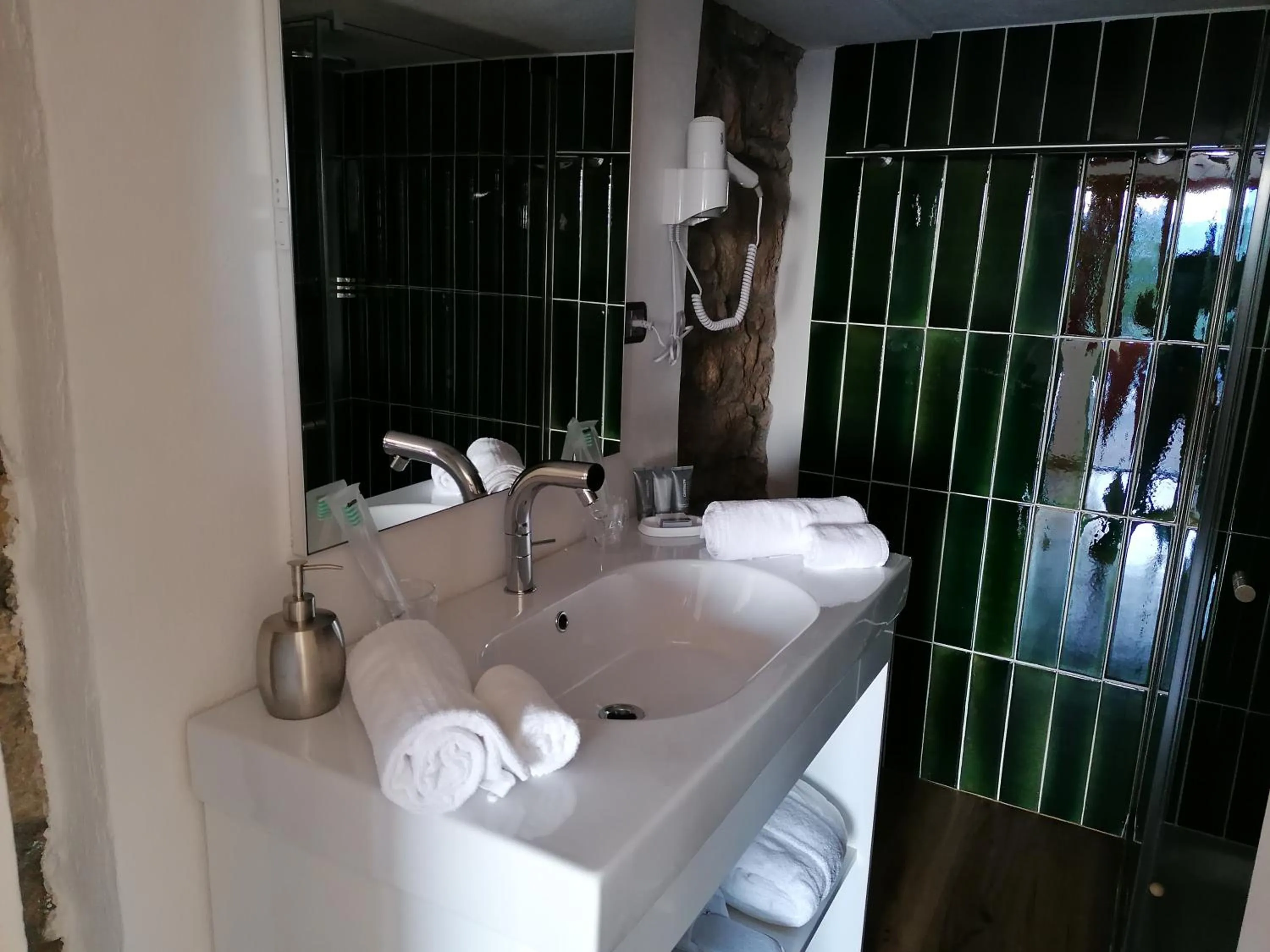 Bathroom in come prima