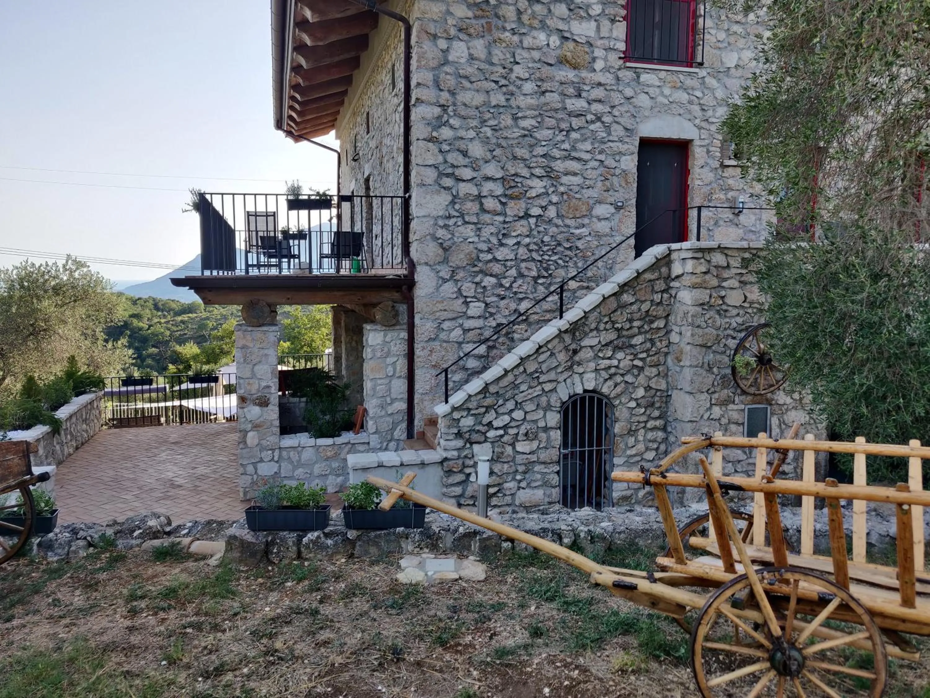 Property building in come prima