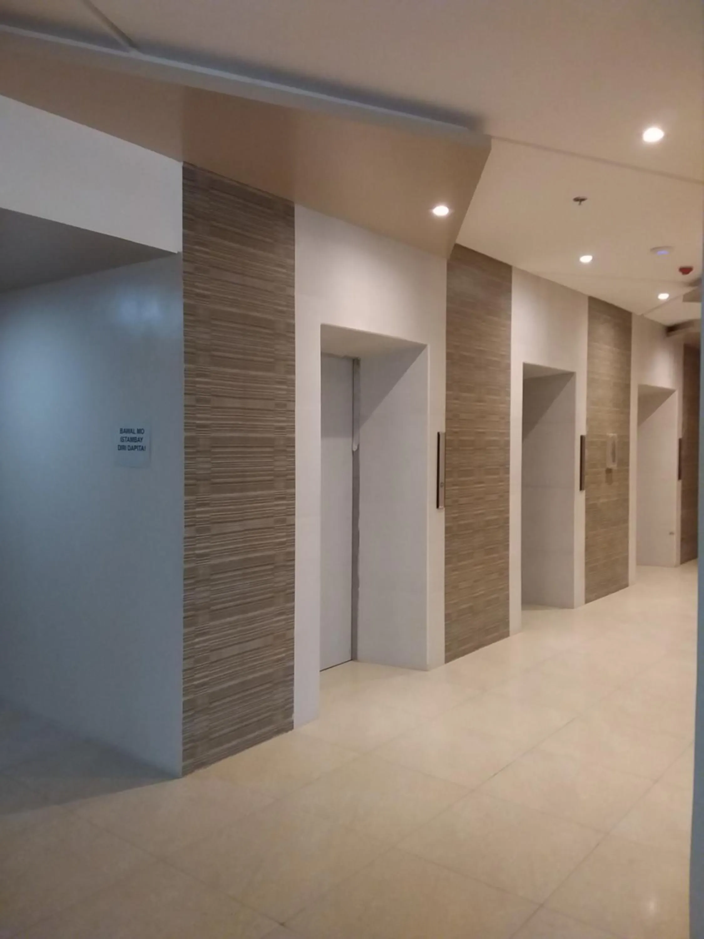 AJ Sundiva Tower w balcony