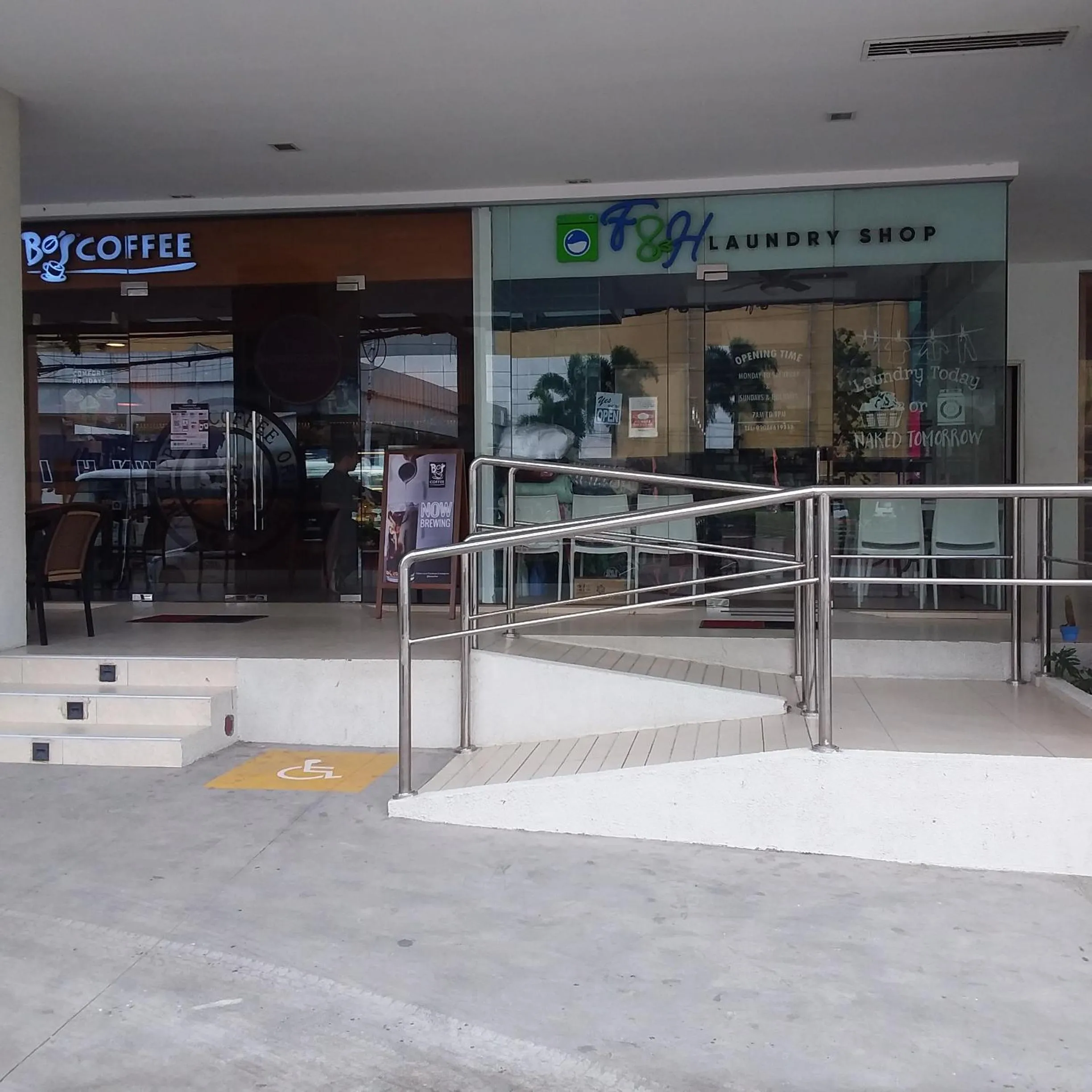 AJ Sundiva Tower w balcony