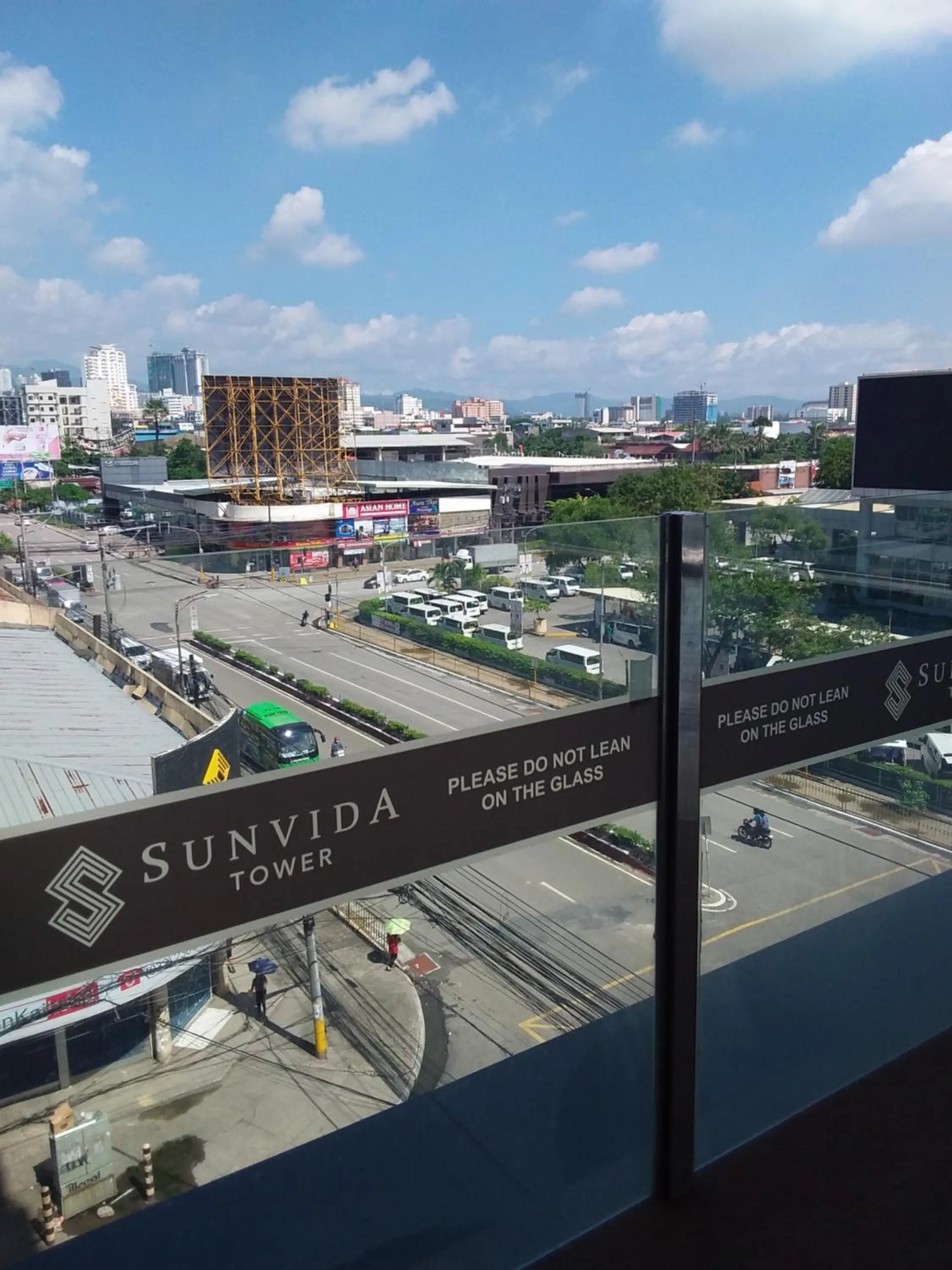 AJ Sundiva Tower w balcony