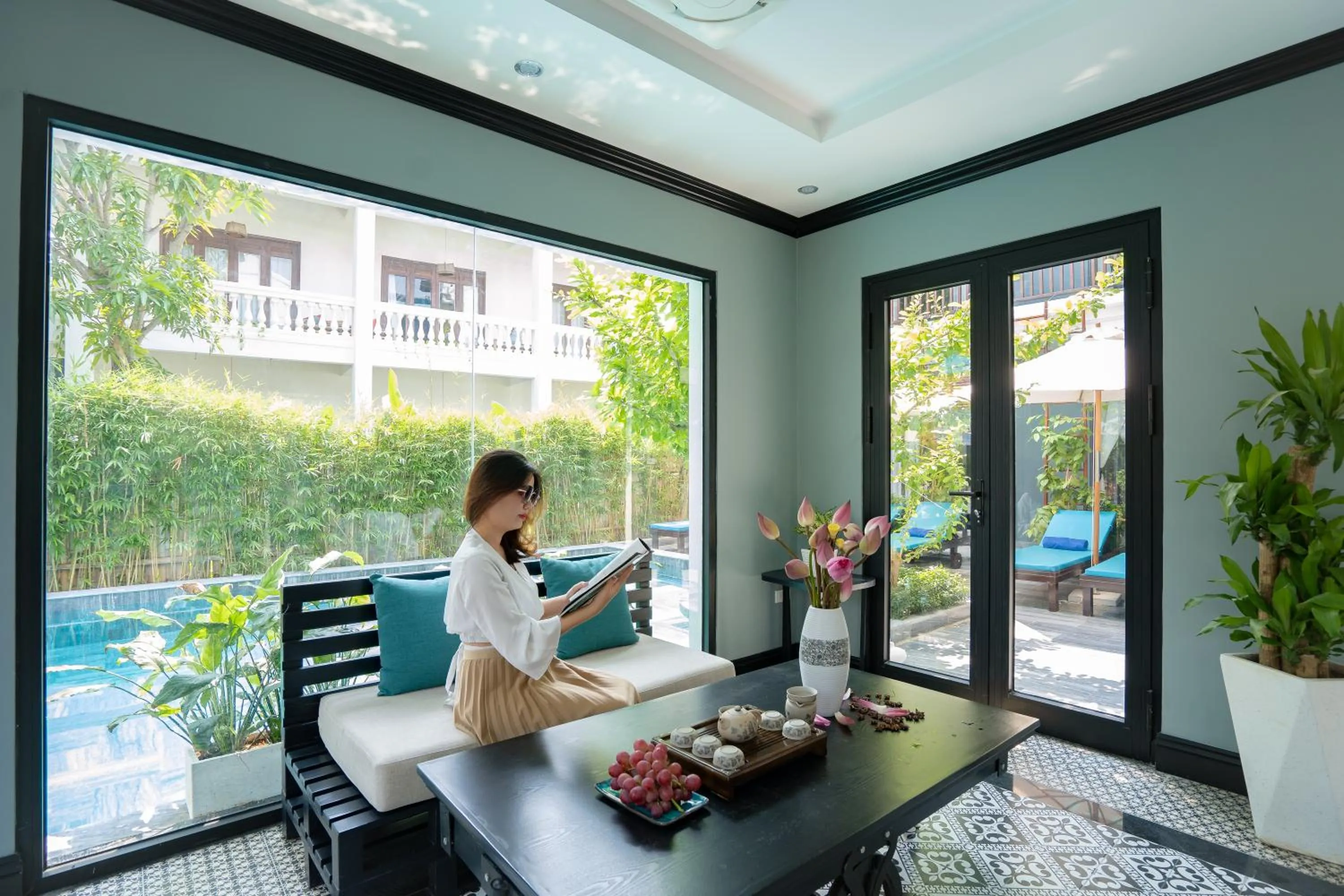 Guests in Daisy An Bang Villa