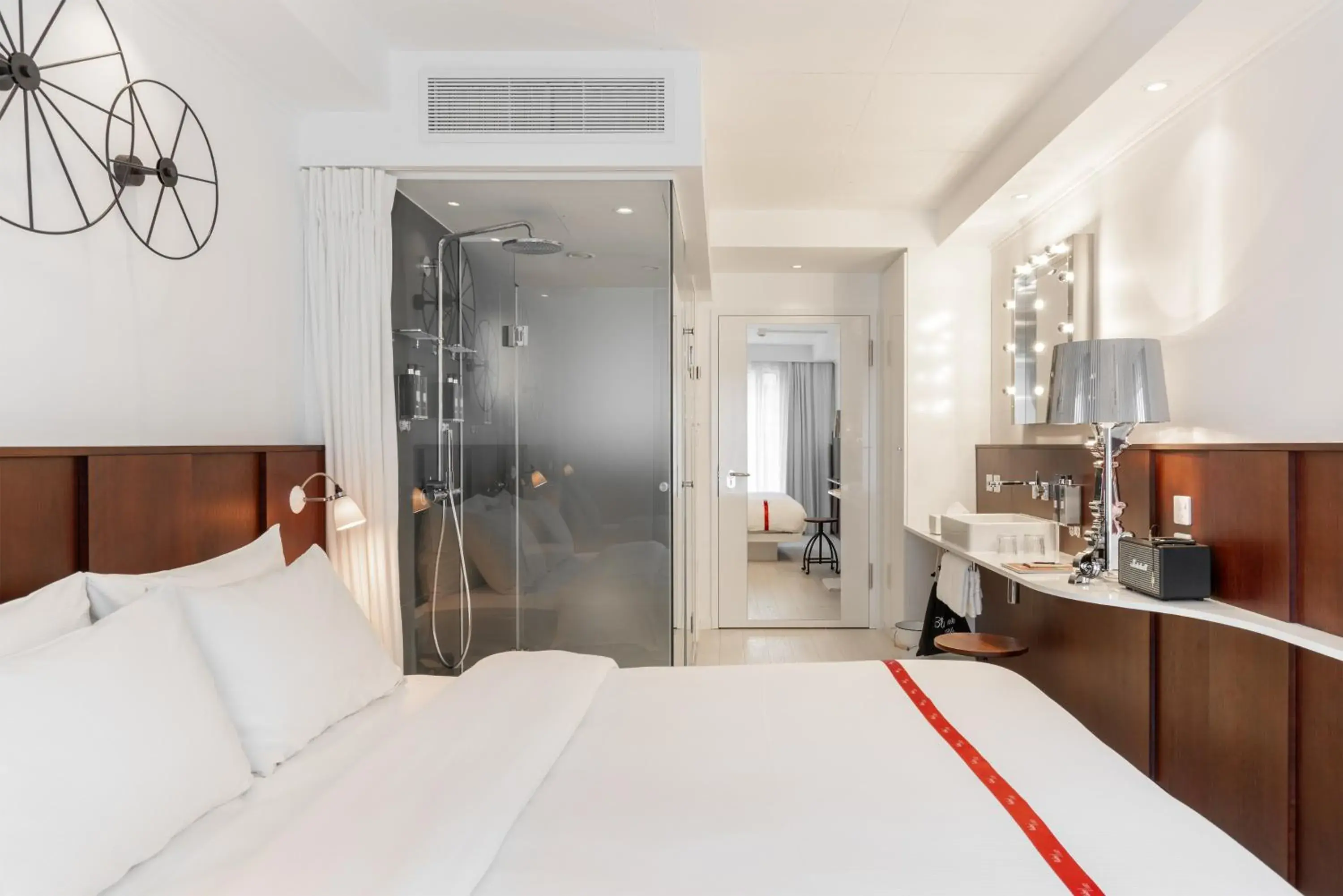 Photo of the whole room, Bed in Ruby Lucy Hotel London Photo of the whole room, Bed in Ruby Lucy Hotel London