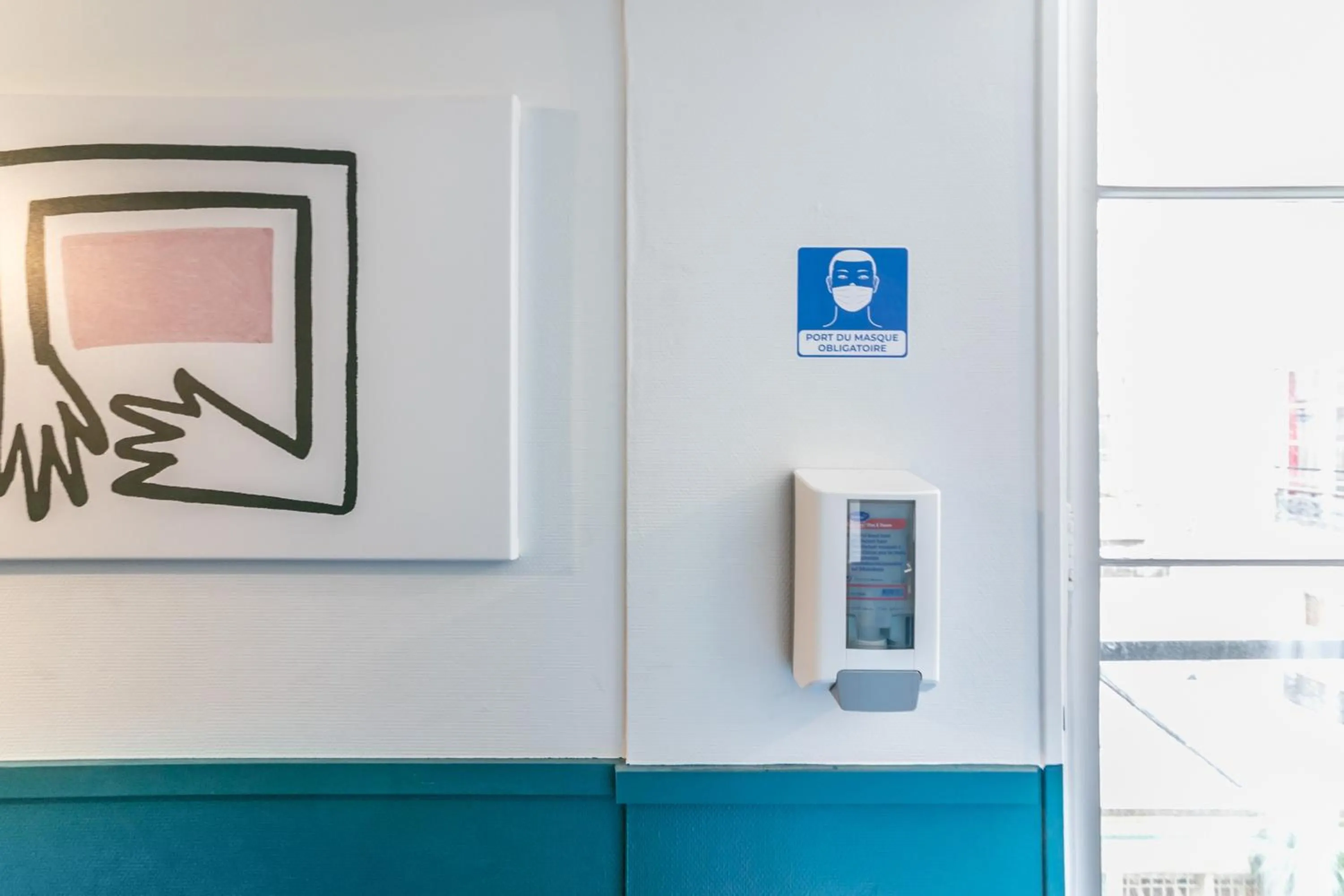 Property logo or sign in WS Louvre - Richelieu