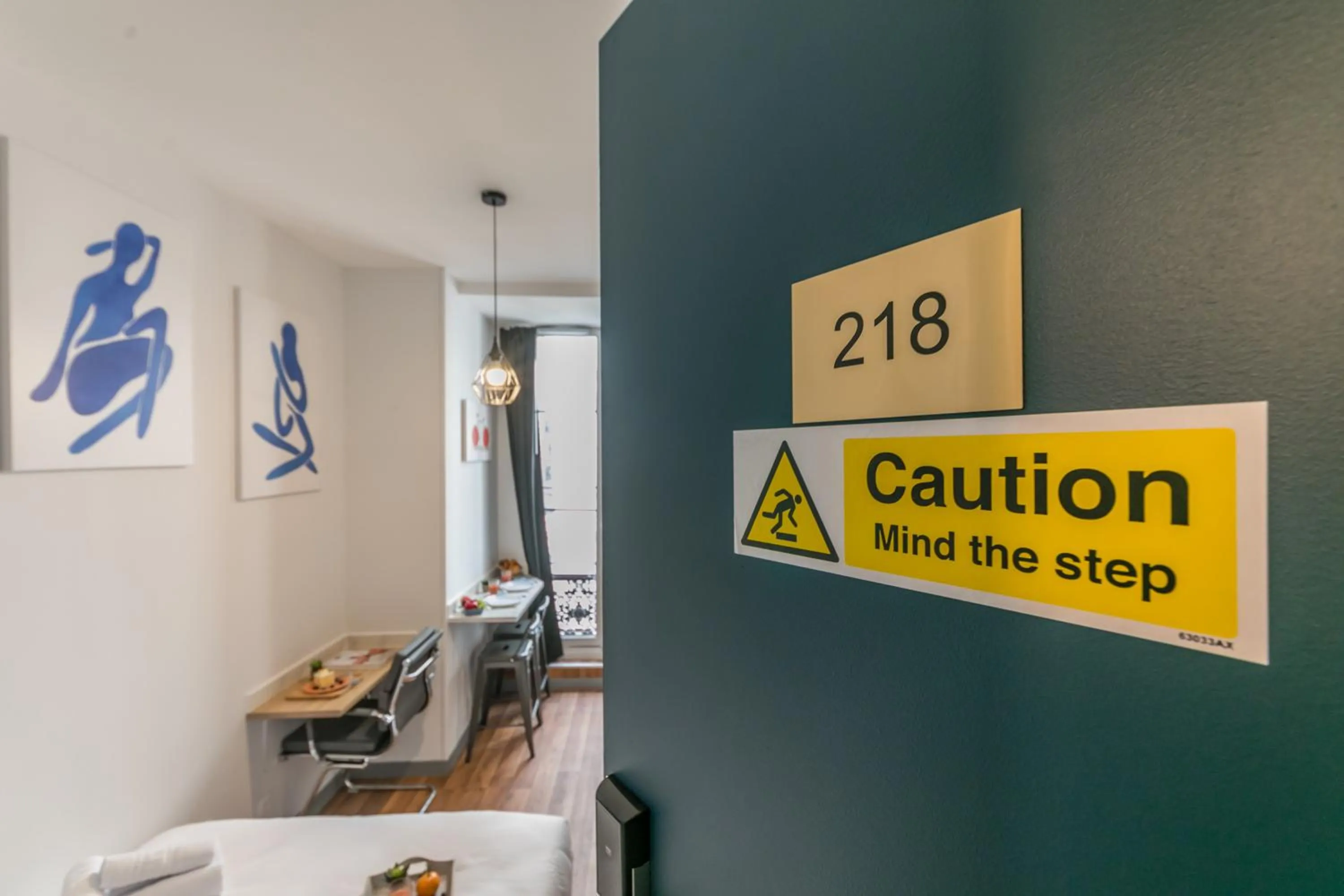 Property logo or sign in WS Louvre - Richelieu