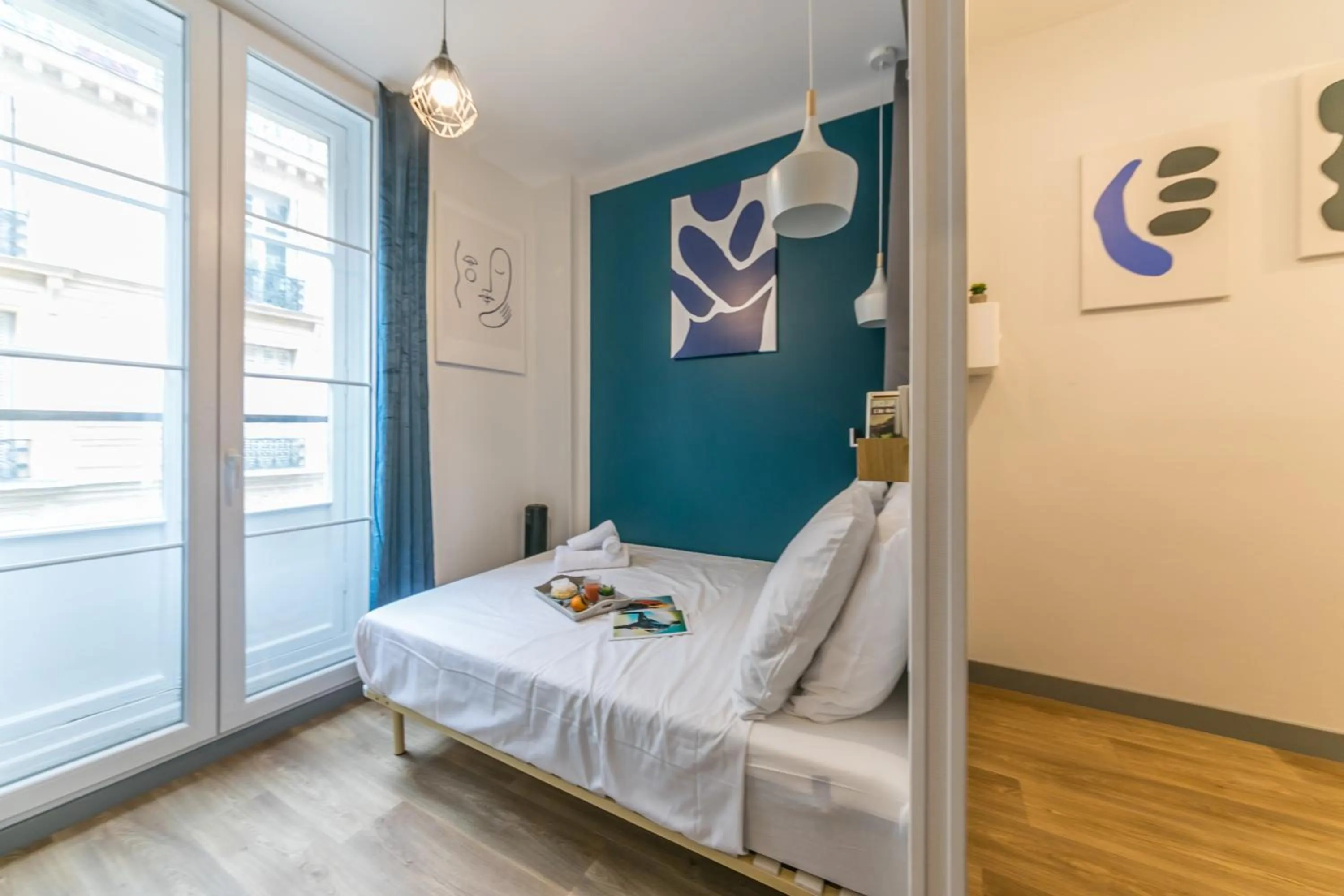 Photo of the whole room, Bed in WS Louvre - Richelieu