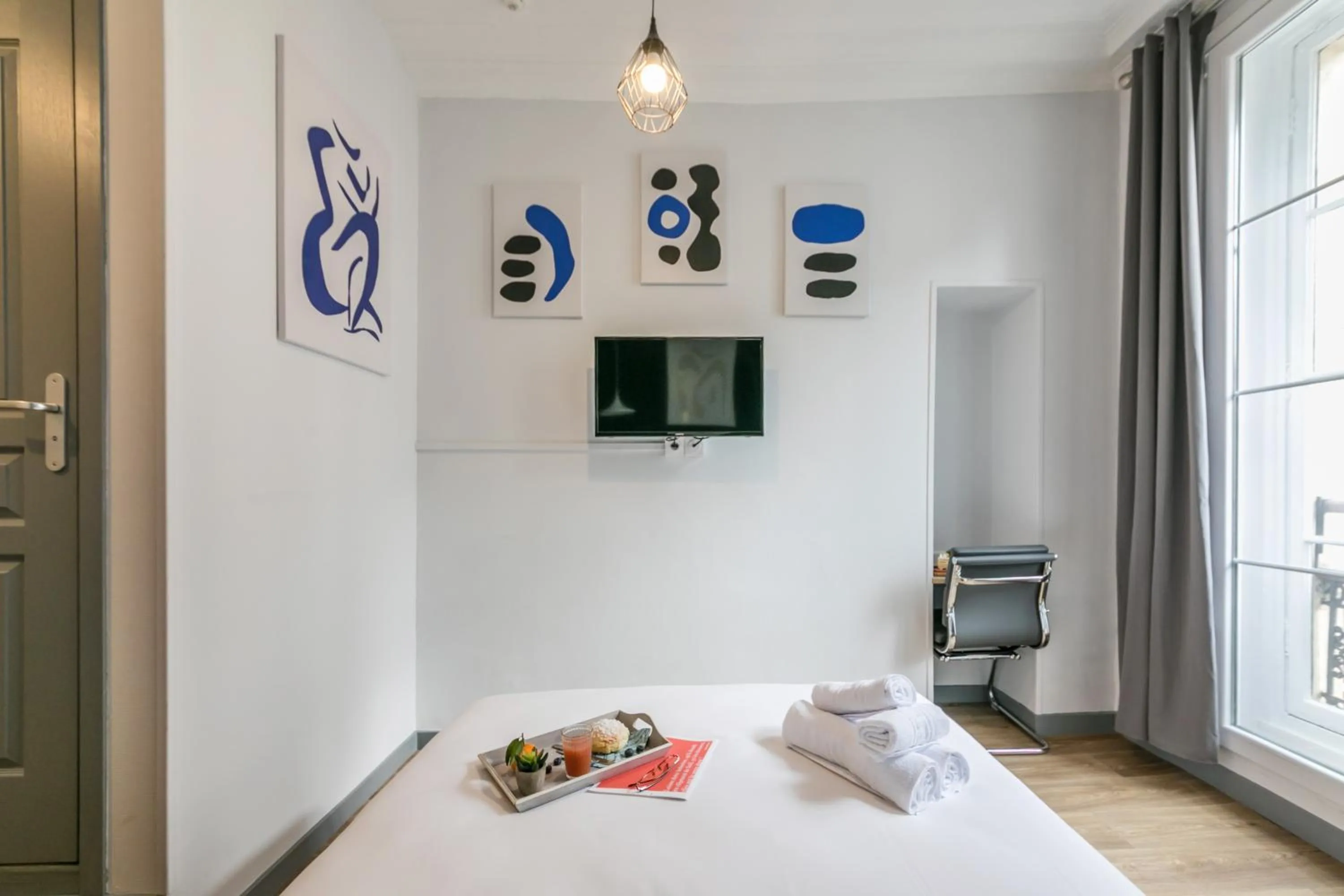 Bedroom, Bed in WS Louvre - Richelieu