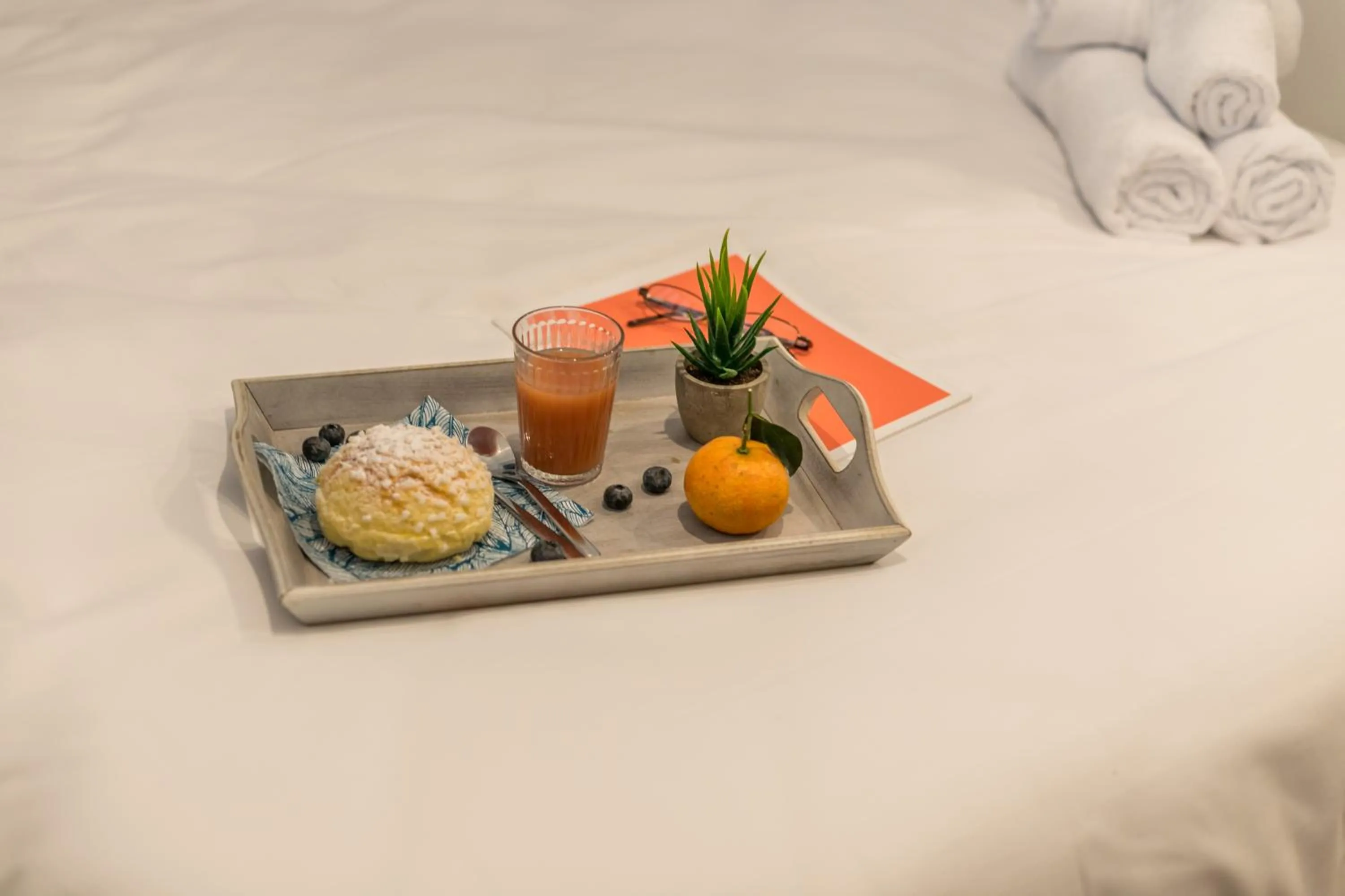 Bedroom, Bed in WS Louvre - Richelieu