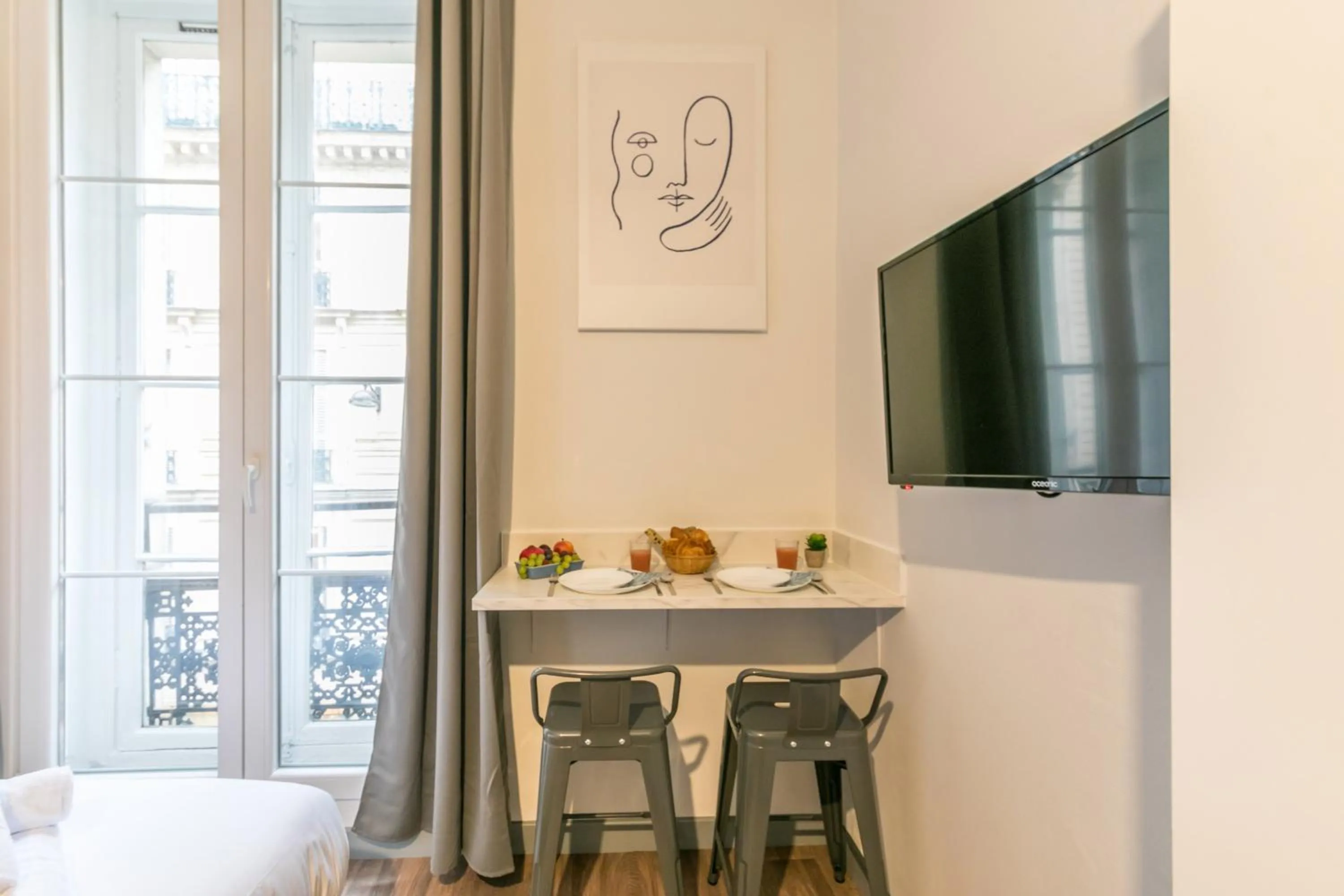 Dining area in WS Louvre - Richelieu