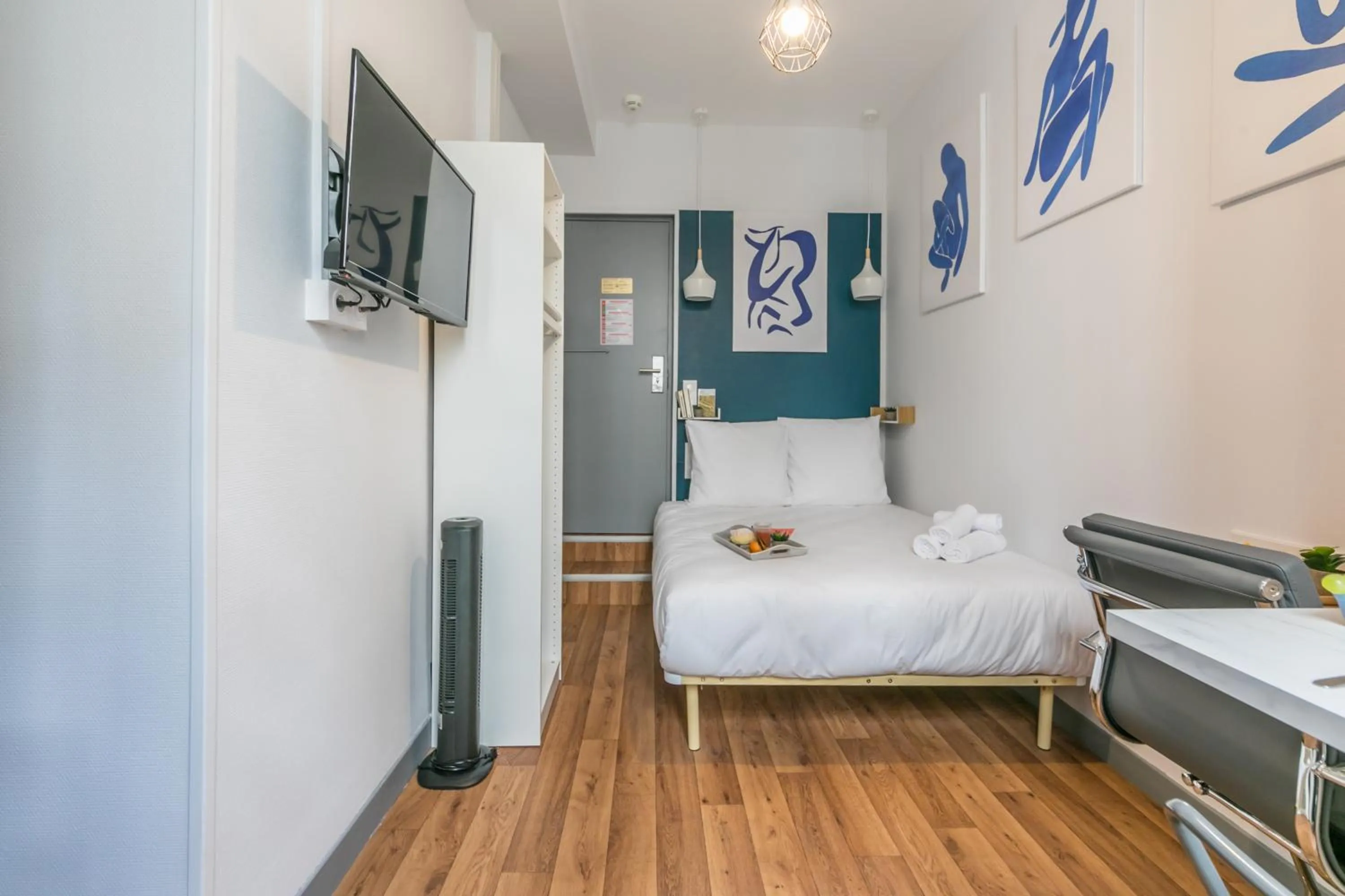 Bedroom, Bed in WS Louvre - Richelieu