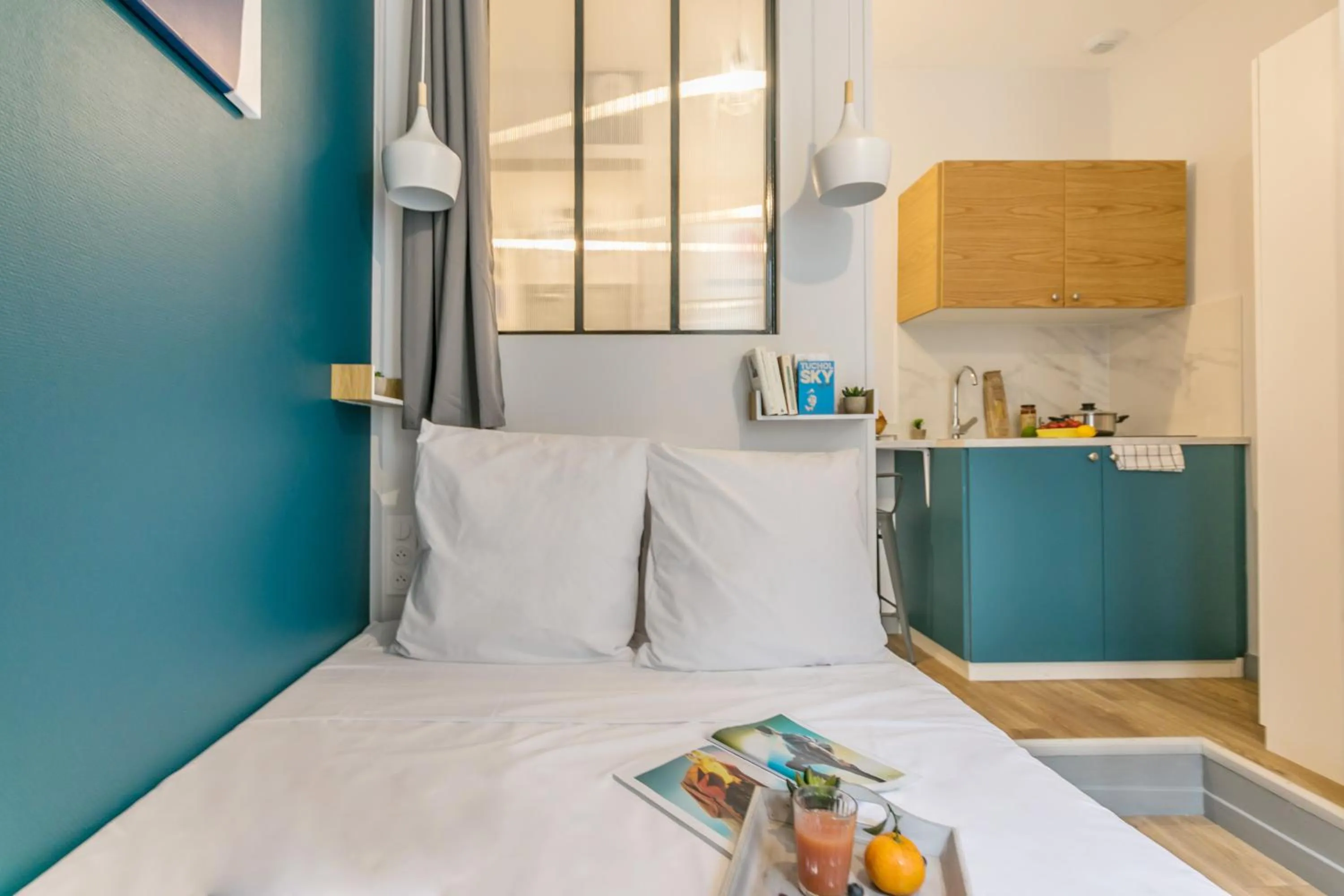 Photo of the whole room, Bed in WS Louvre - Richelieu