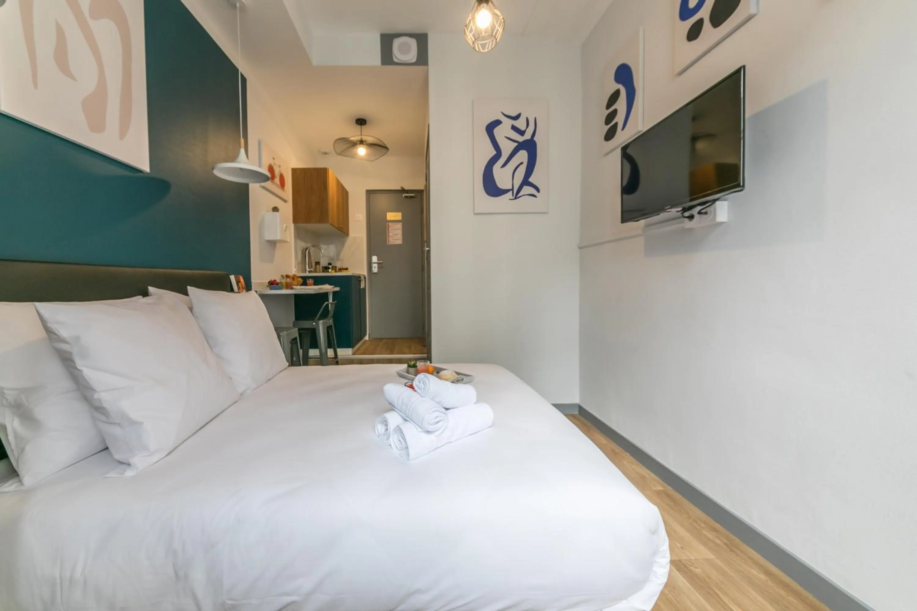 Bedroom, Bed in WS Louvre - Richelieu