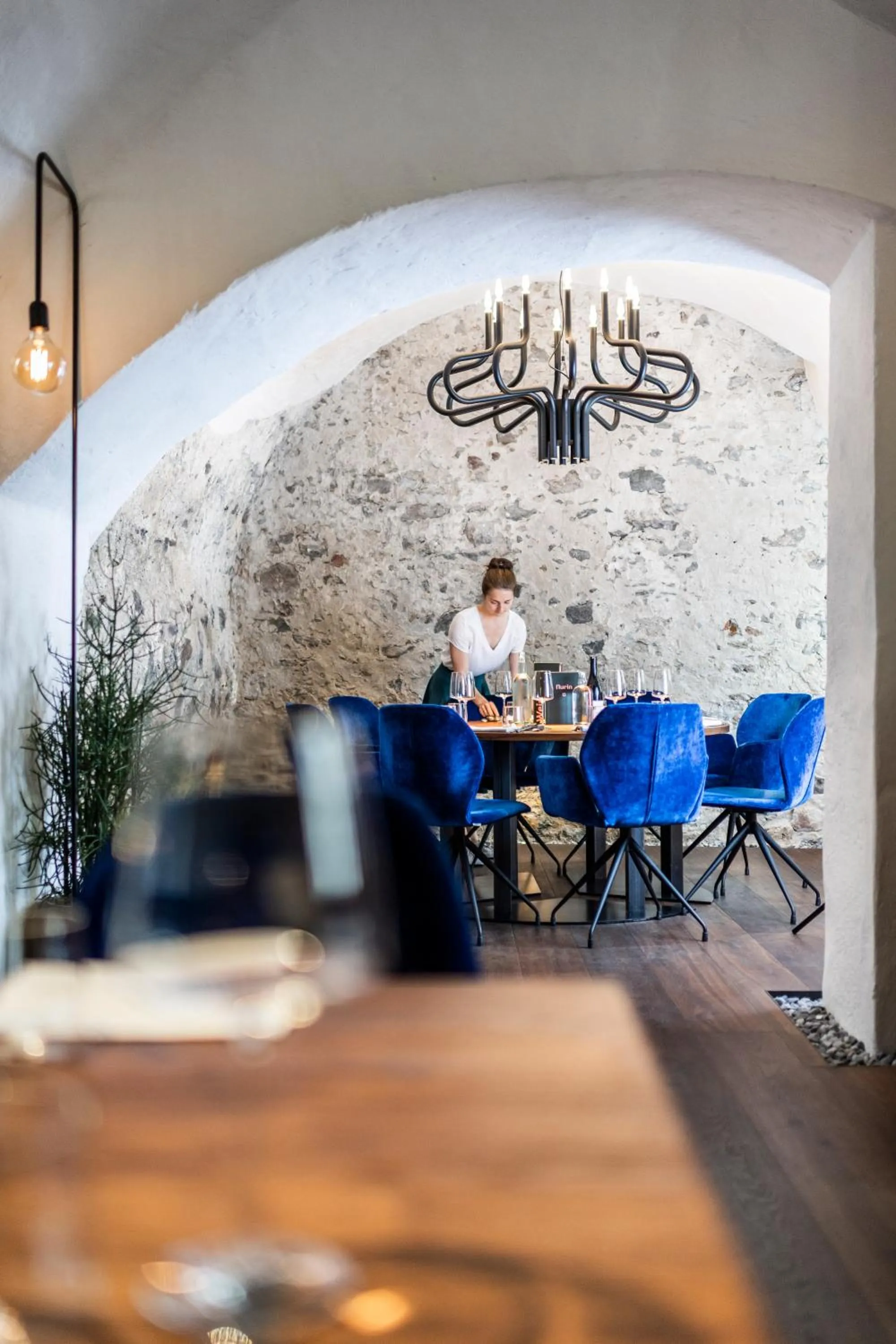 Restaurant/places to eat in Flurin Suites