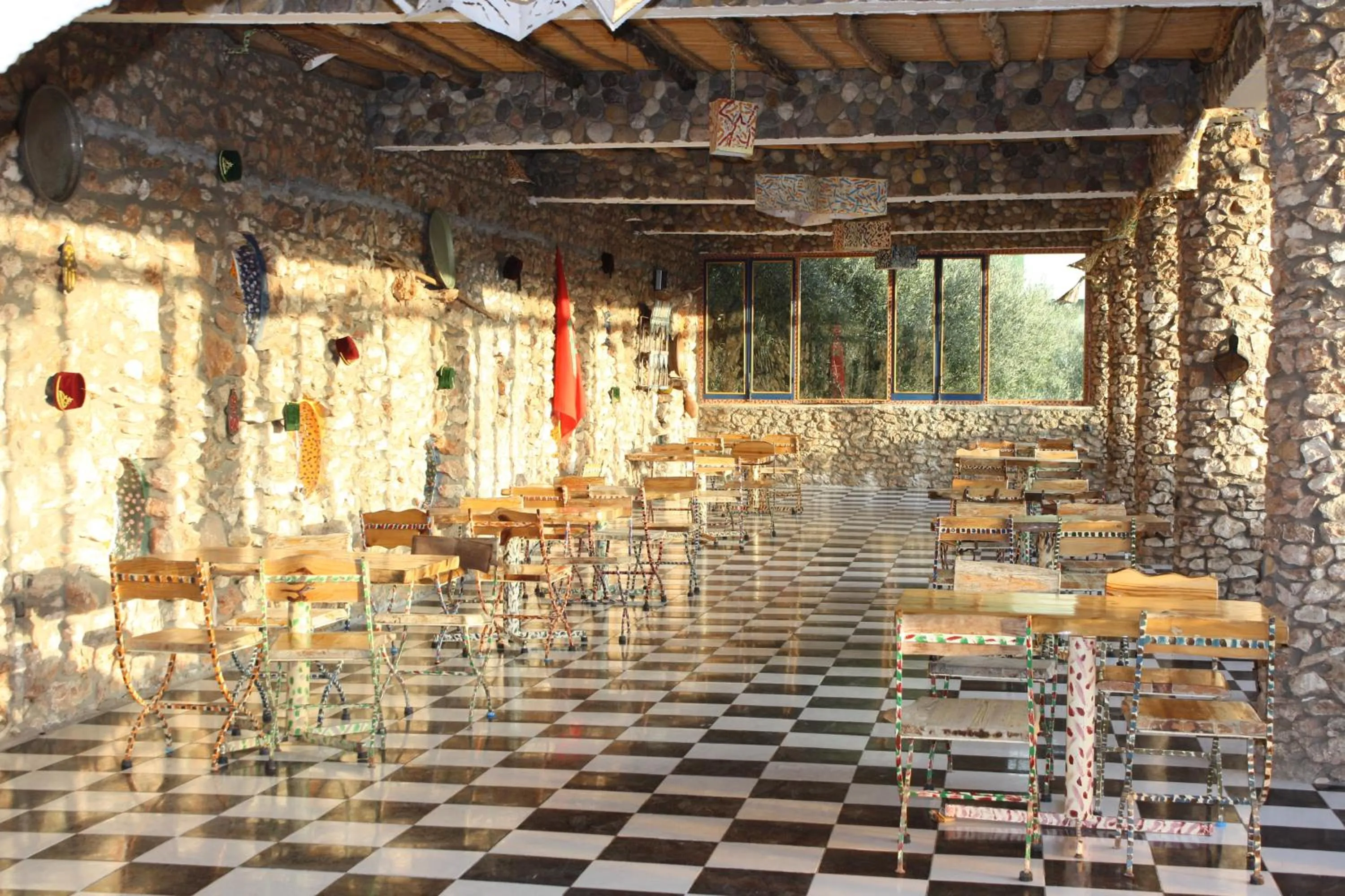 Restaurant/places to eat in Hotel Leonor