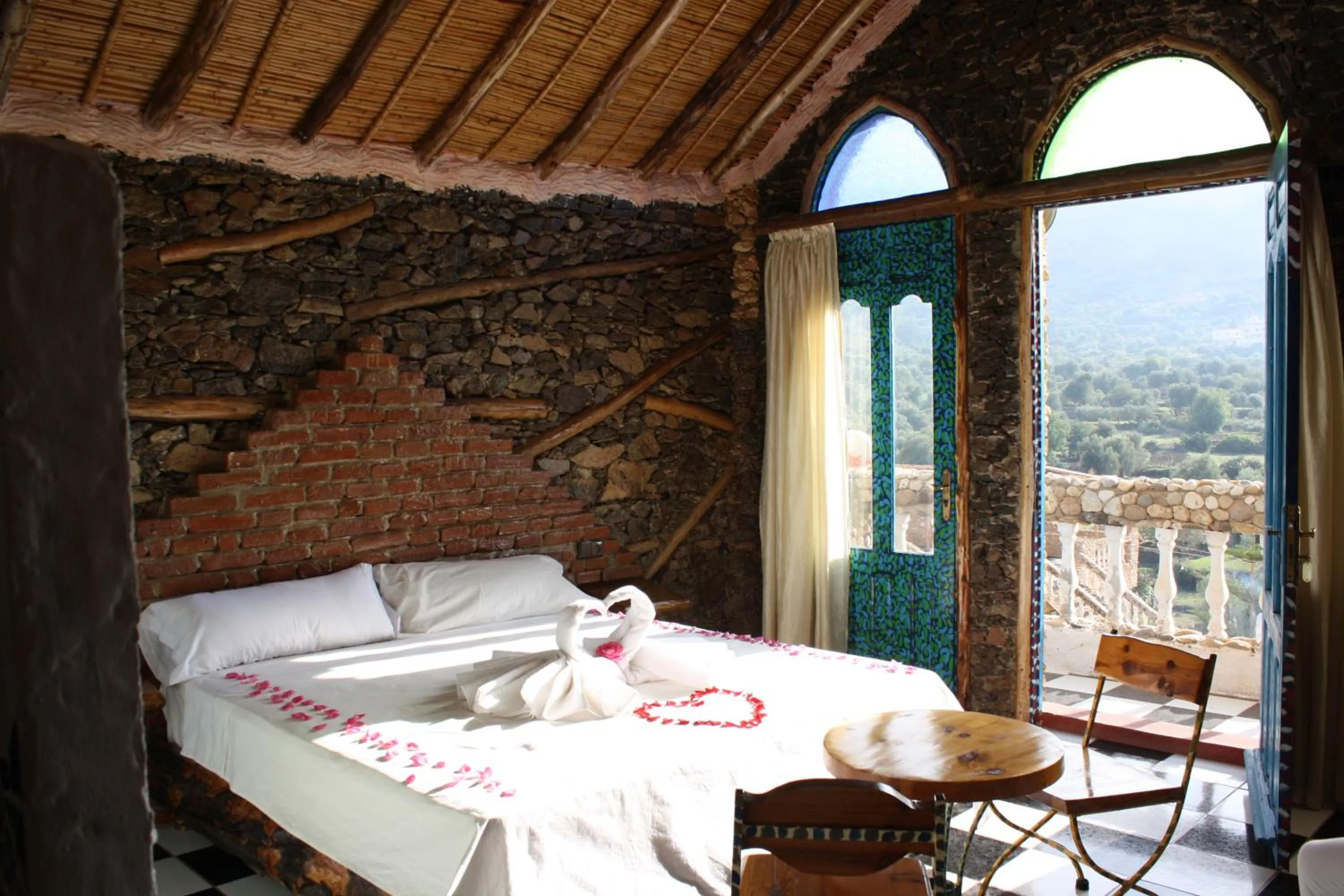Bedroom, Bed in Hotel Leonor