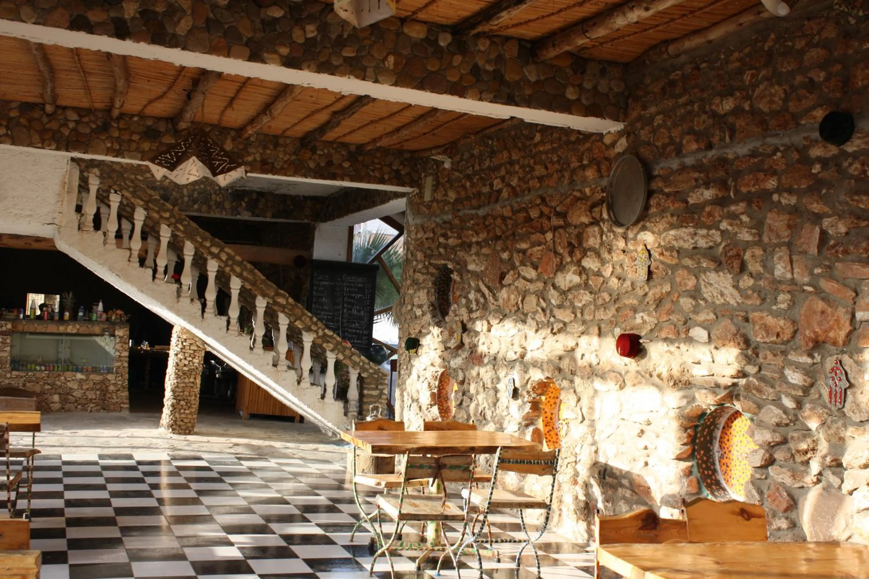 Restaurant/places to eat in Hotel Leonor