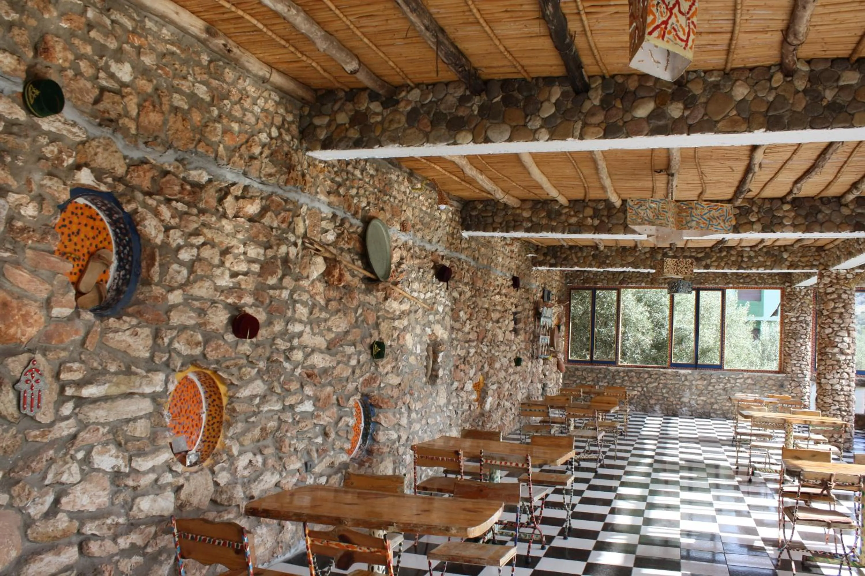 Restaurant/places to eat in Hotel Leonor