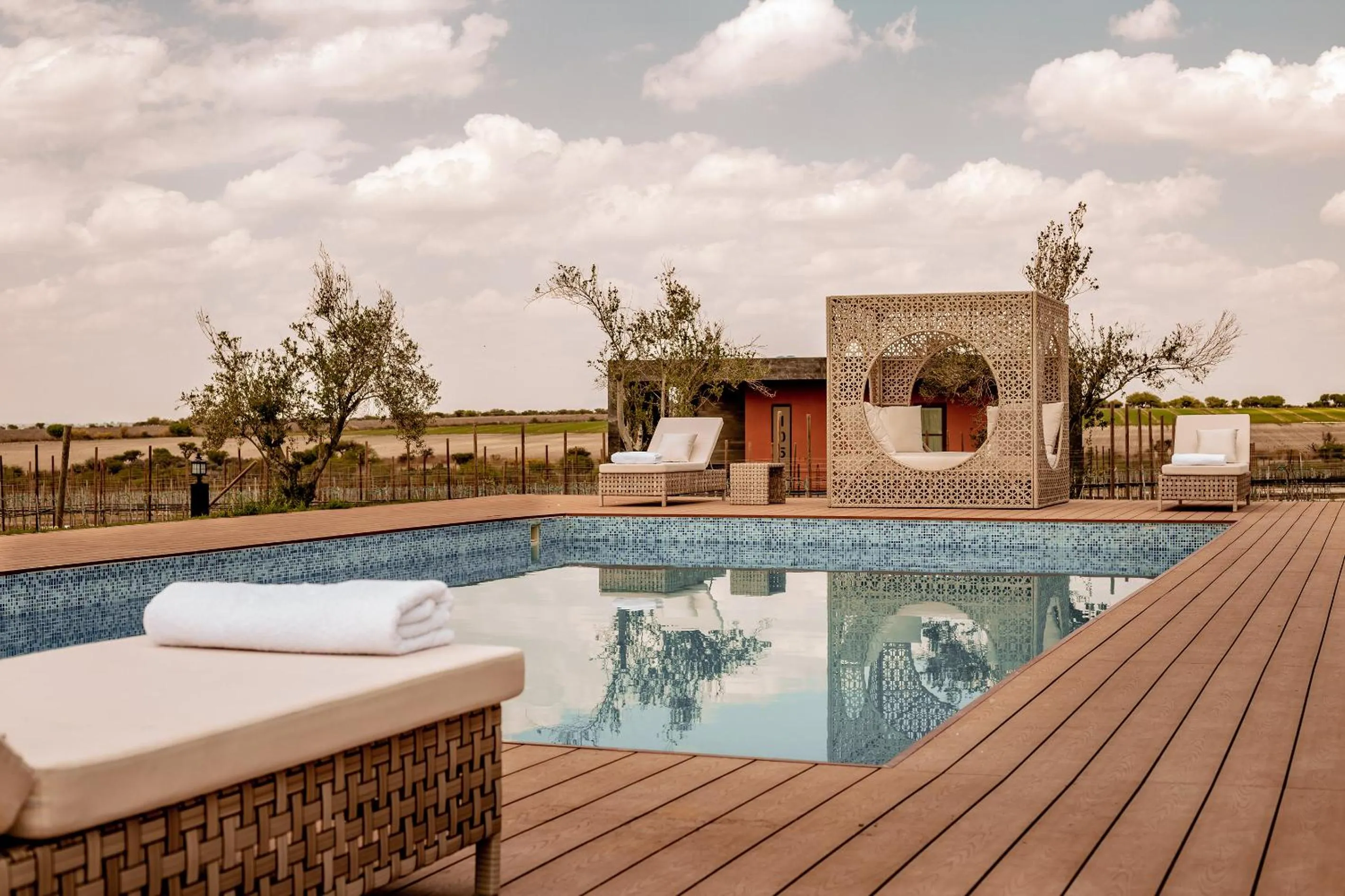 Swimming pool in Casa Raíces Hotel Luxury & Viñedo