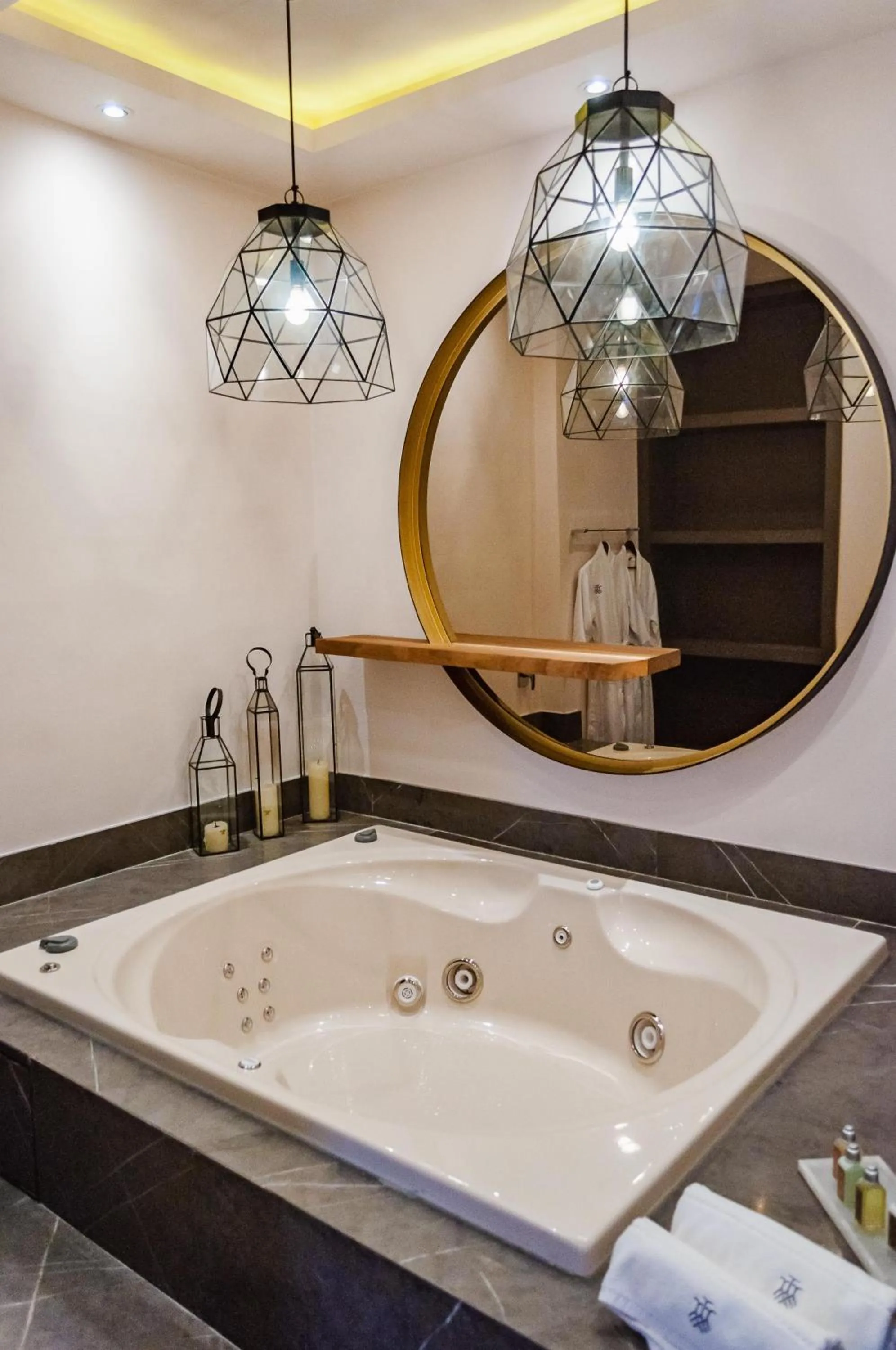 Hot Tub in Casa Raíces Hotel Luxury & Viñedo