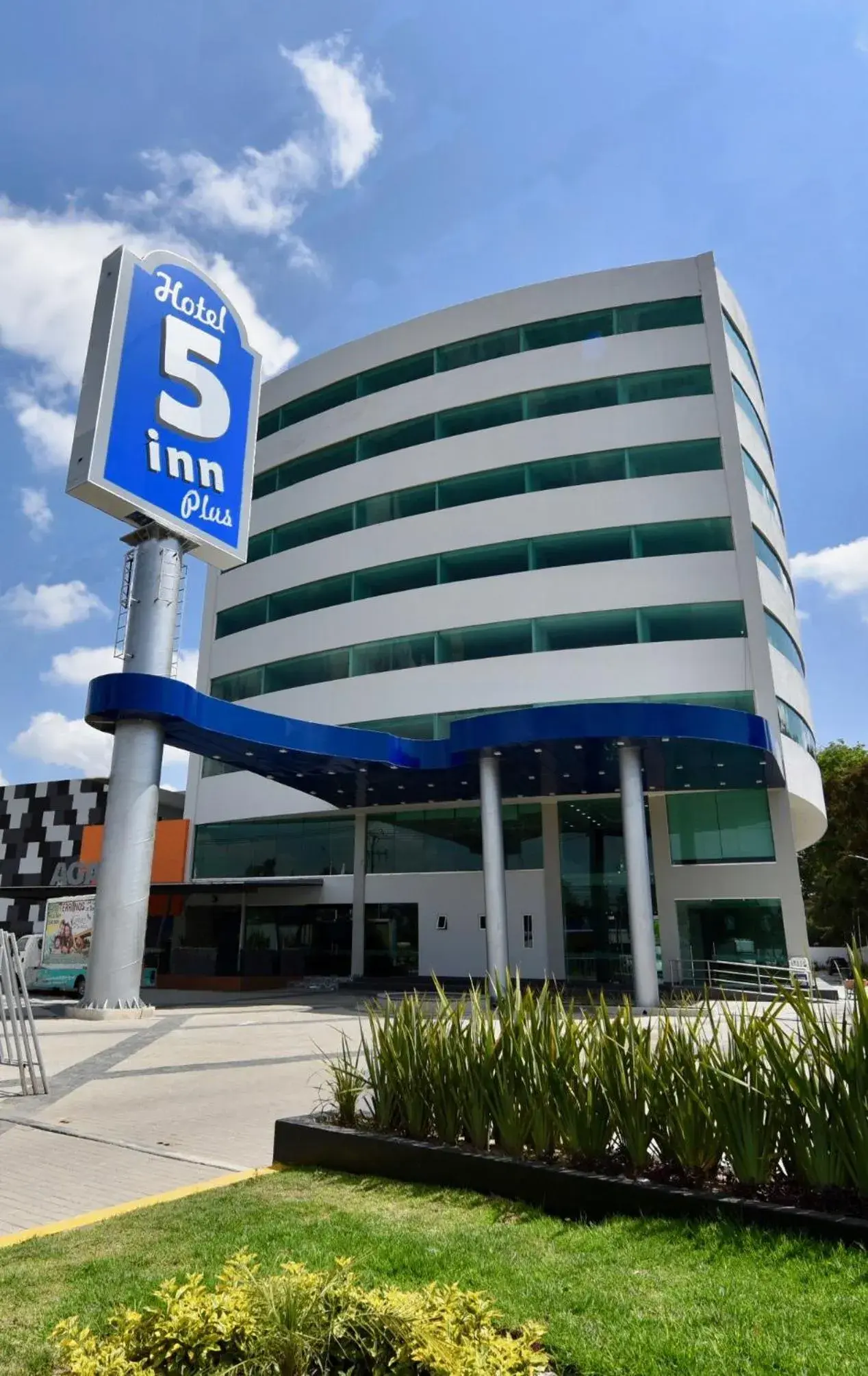 Hotel 5 Inn Plus Hotel 5 Inn Plus