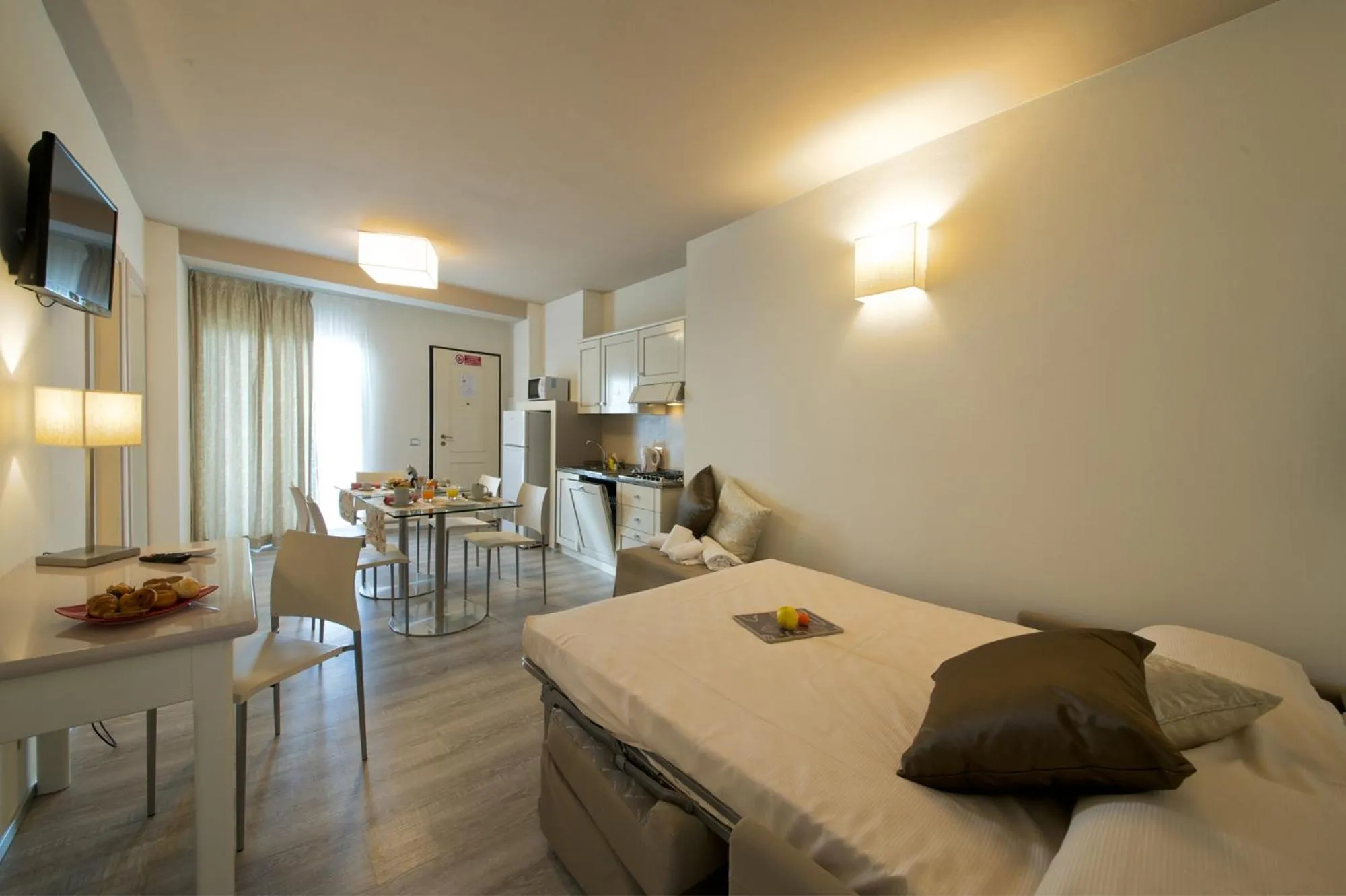 Kitchen or kitchenette, Bed in Villa Giada Resort