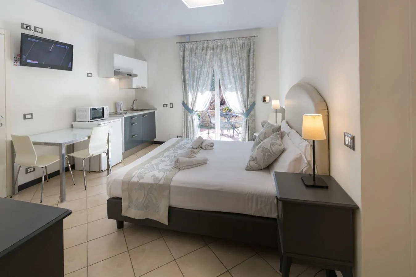 Photo of the whole room, Bed in Villa Giada Resort