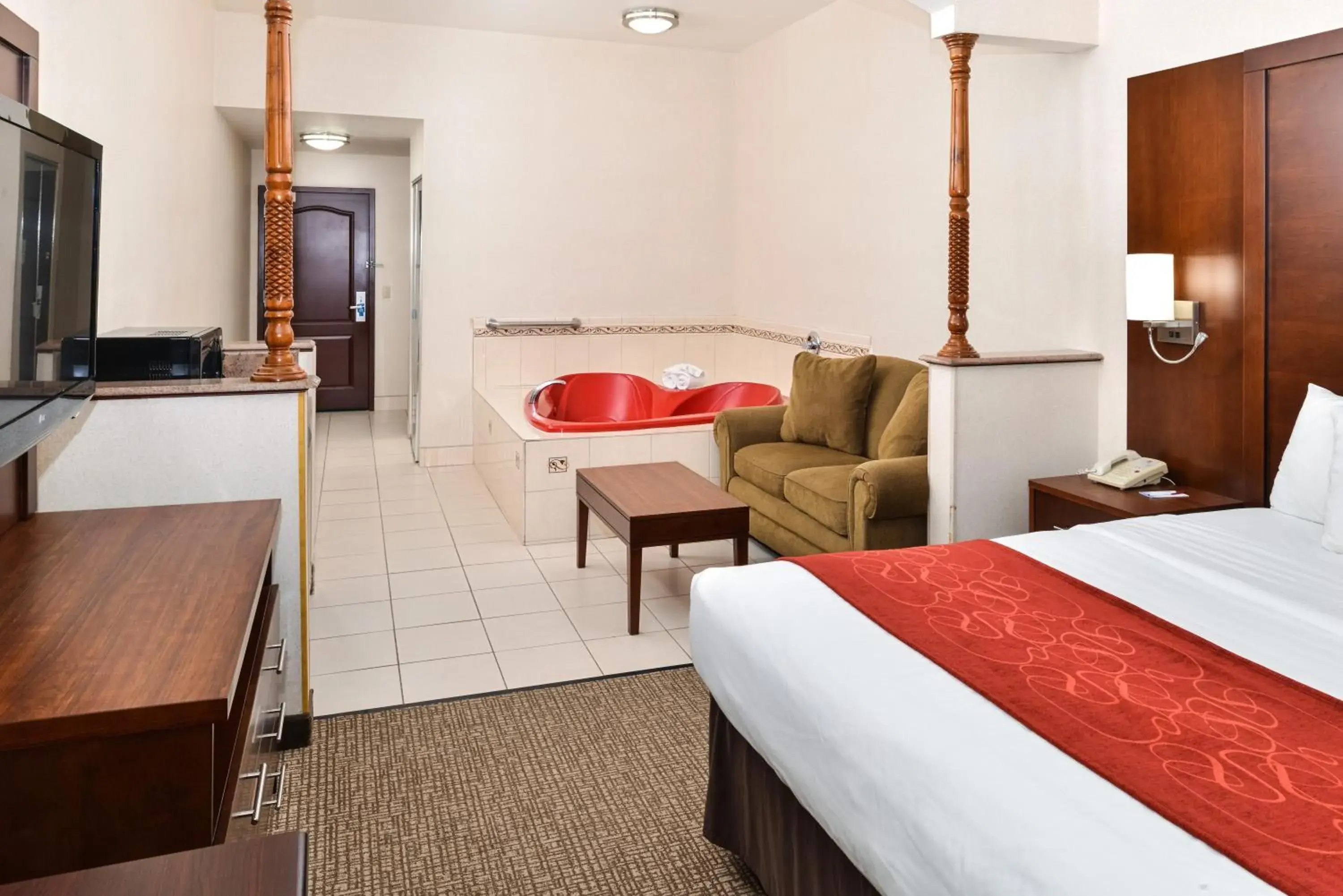 Bed in Citrus Suites Redlands Loma Linda Hotel Bed in Citrus Suites Redlands Loma Linda Hotel