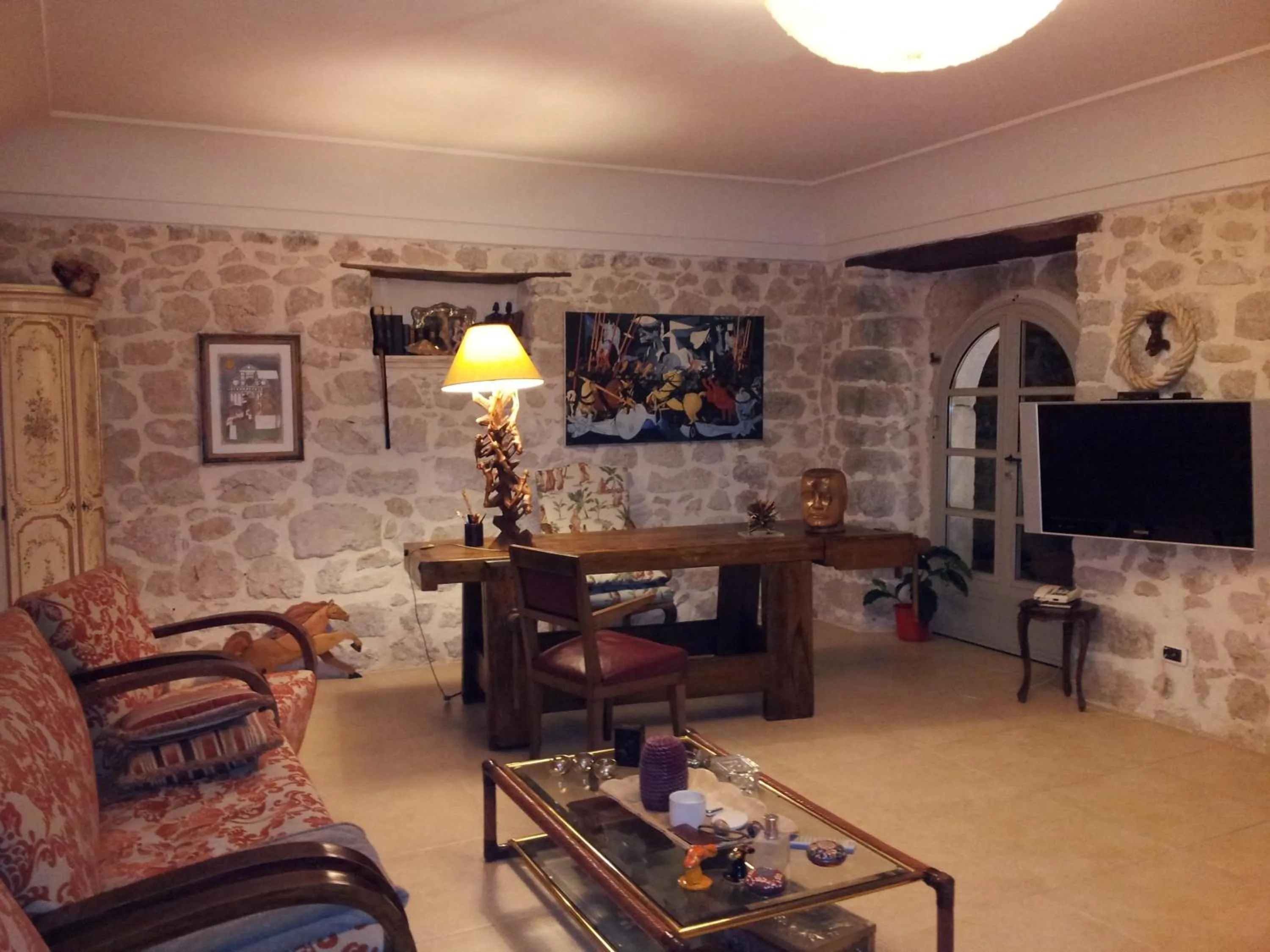 Decorative detail in Il Maniero