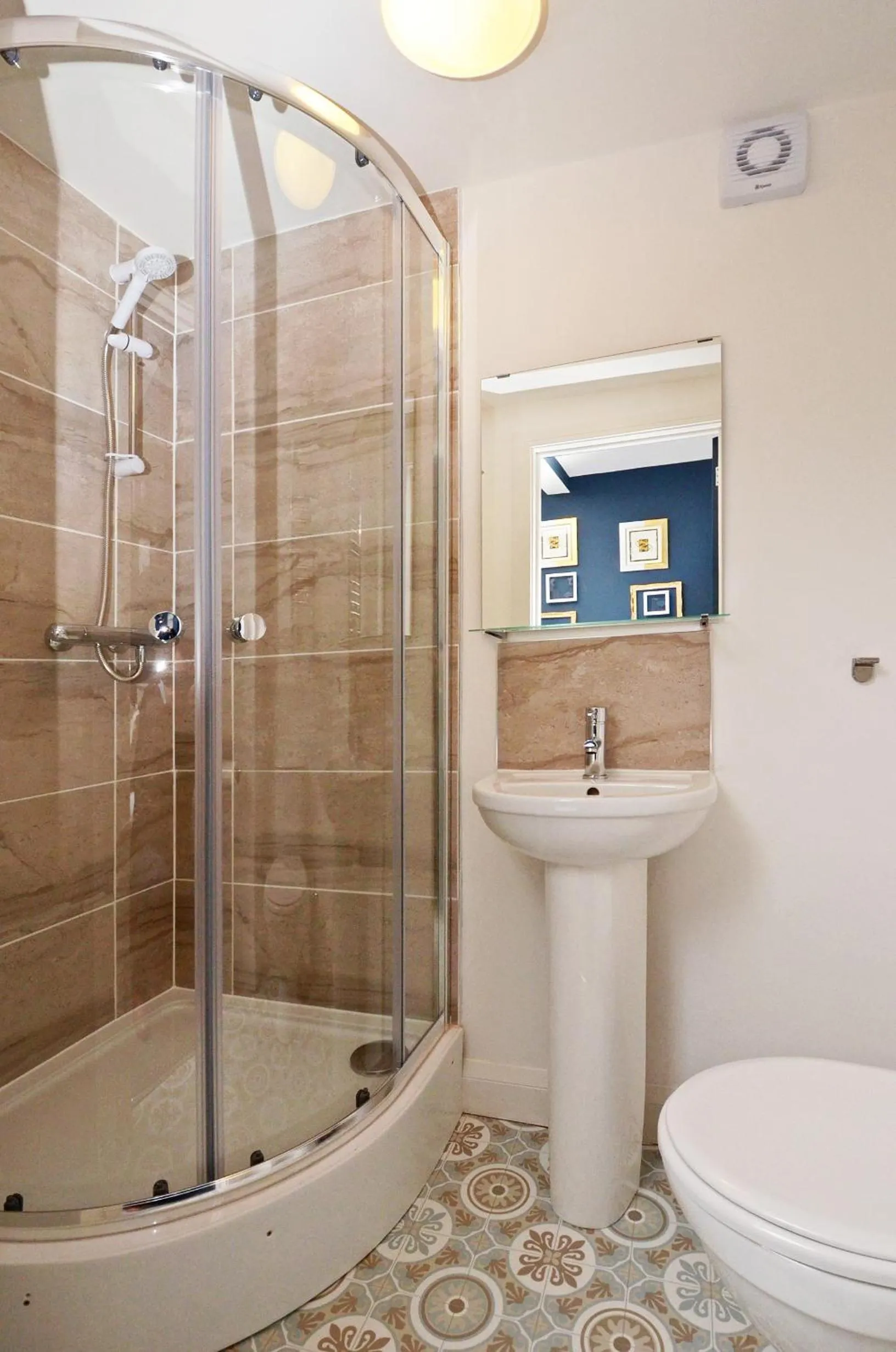 Bathroom in Townhouse PLUS @ 301 West Street Crewe