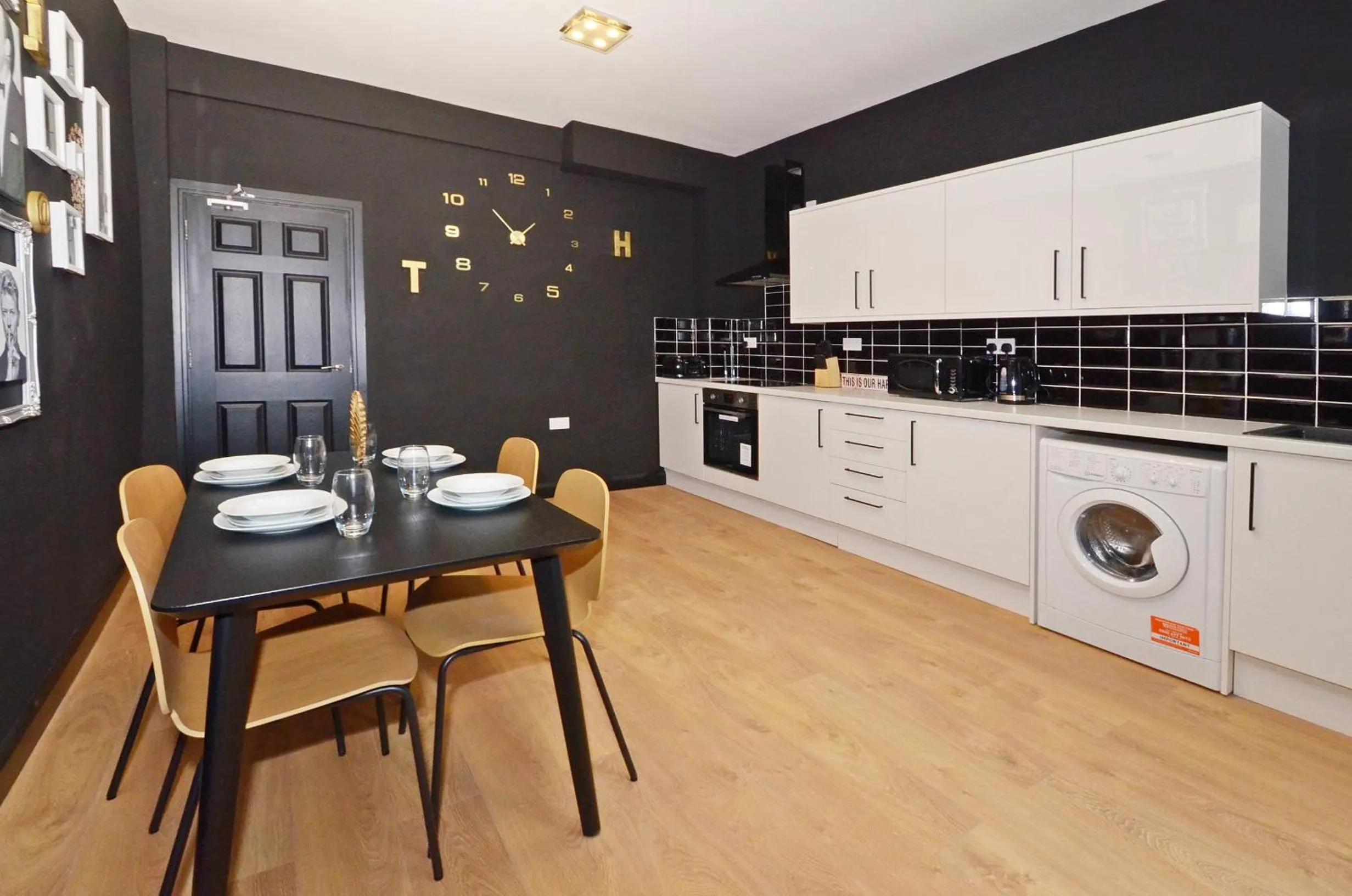 Kitchen or kitchenette in Townhouse PLUS @ 301 West Street Crewe