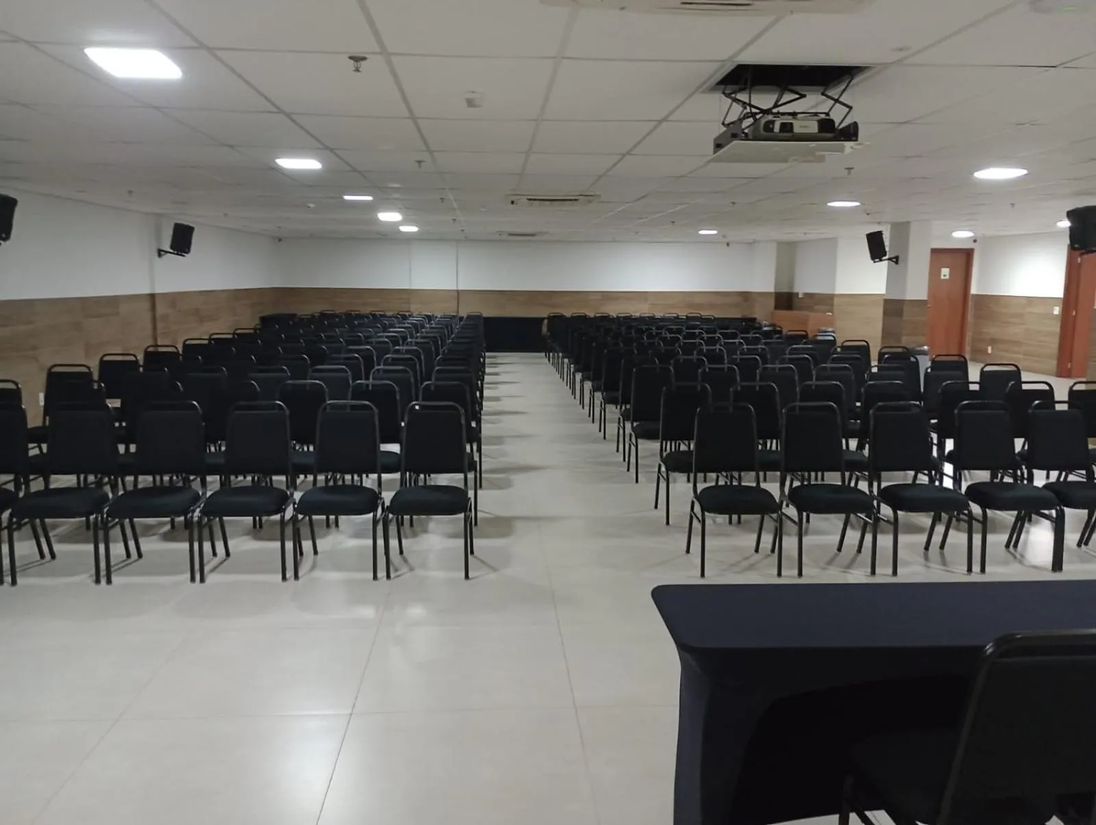 Meeting/conference room in Nobile Inn Meridional Cariacica