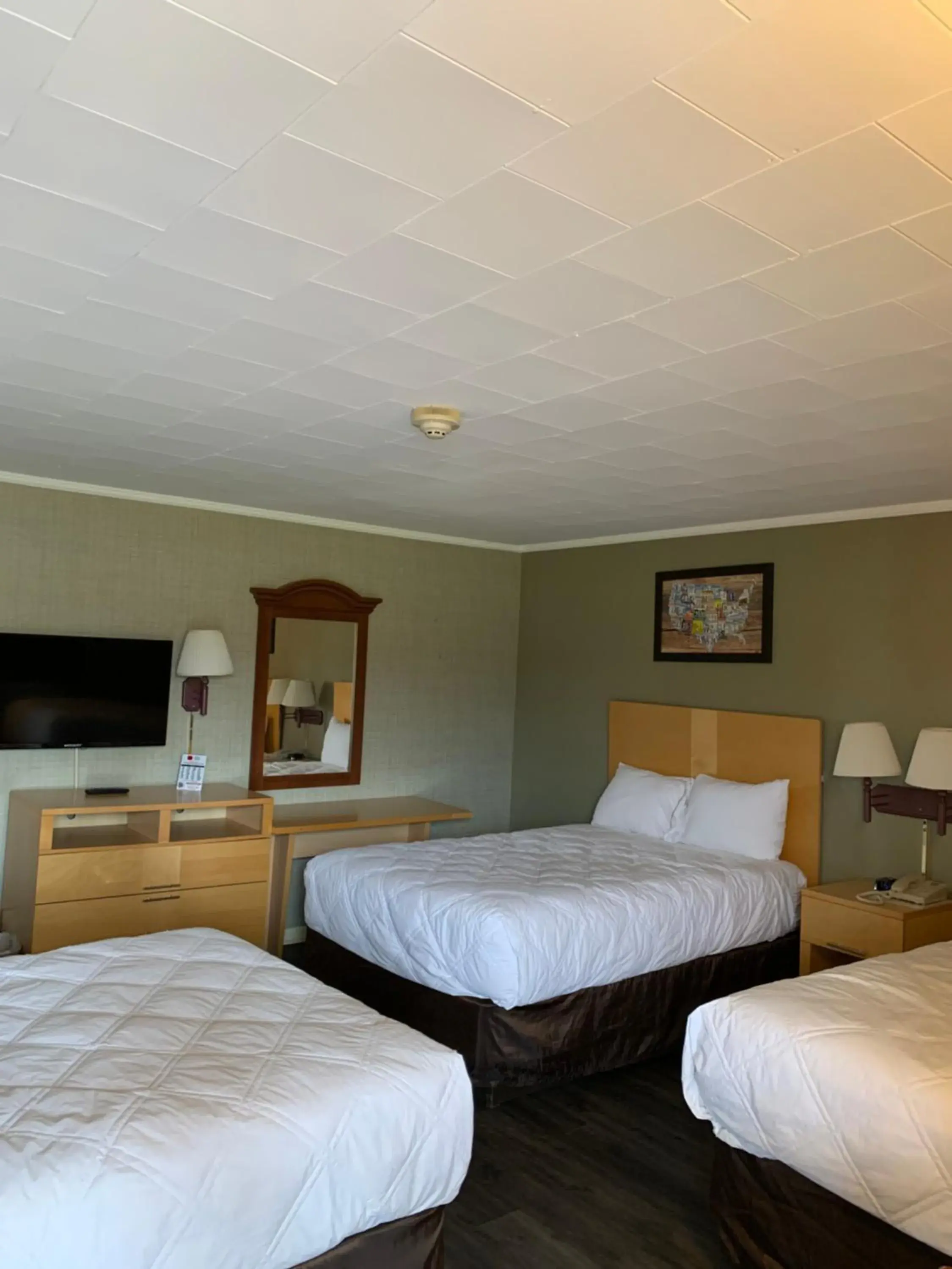 Photo of the whole room, Bed in FALLS INN Photo of the whole room, Bed in FALLS INN