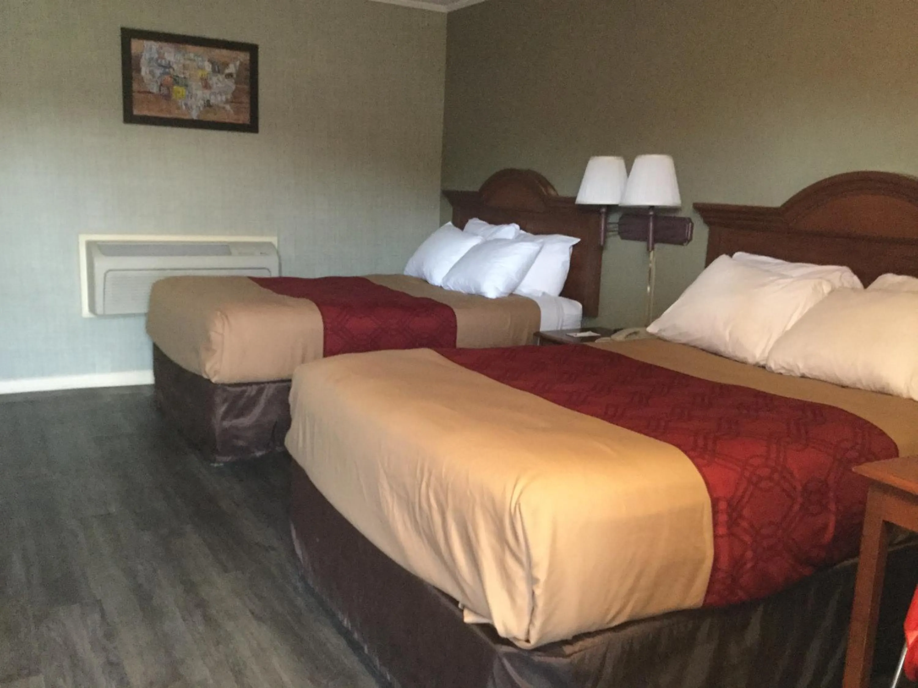 Bed in FALLS INN