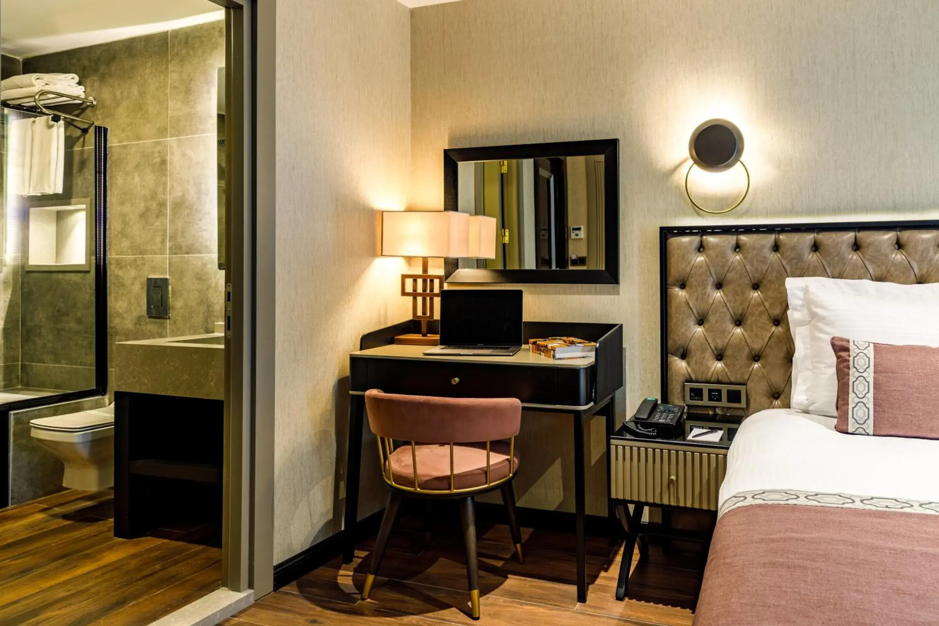 Bedroom, Bed in Euro Design Hotel Bedroom, Bed in Euro Design Hotel