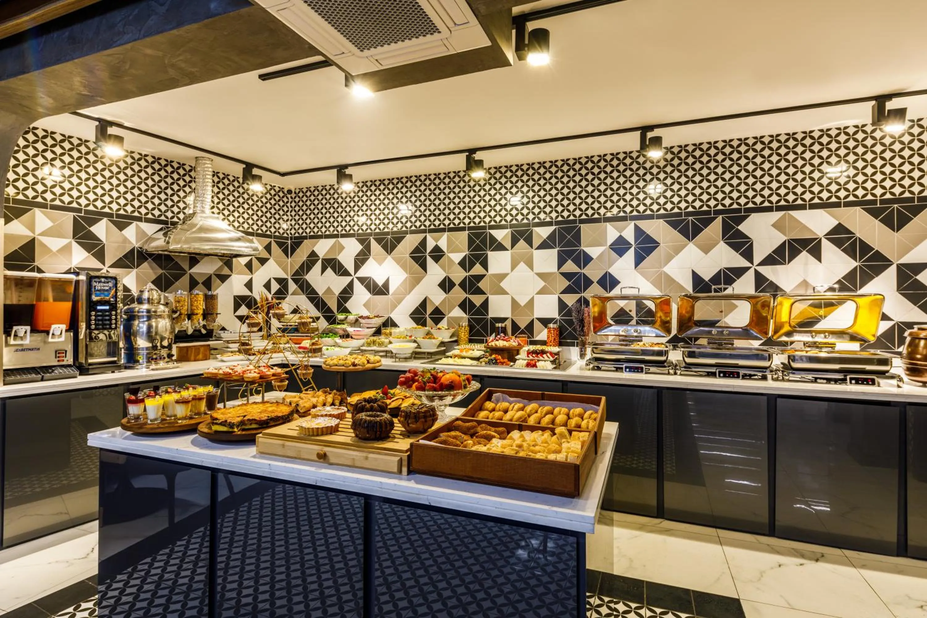 Breakfast in Euro Design Hotel