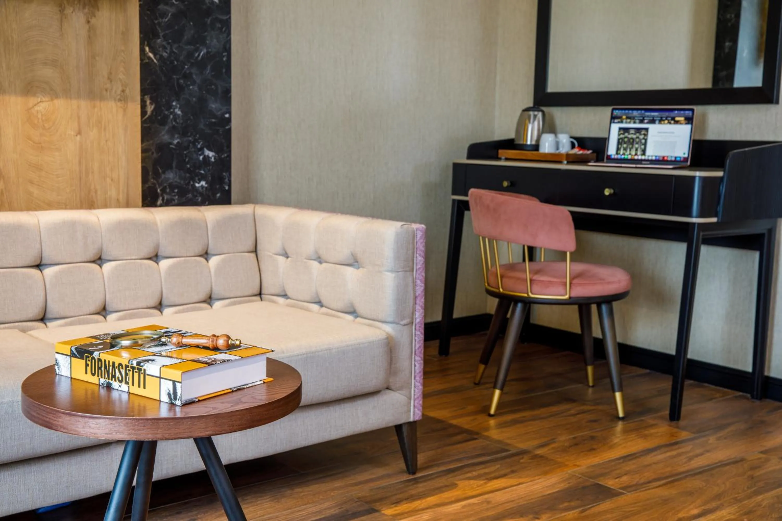 Seating area in Euro Design Hotel