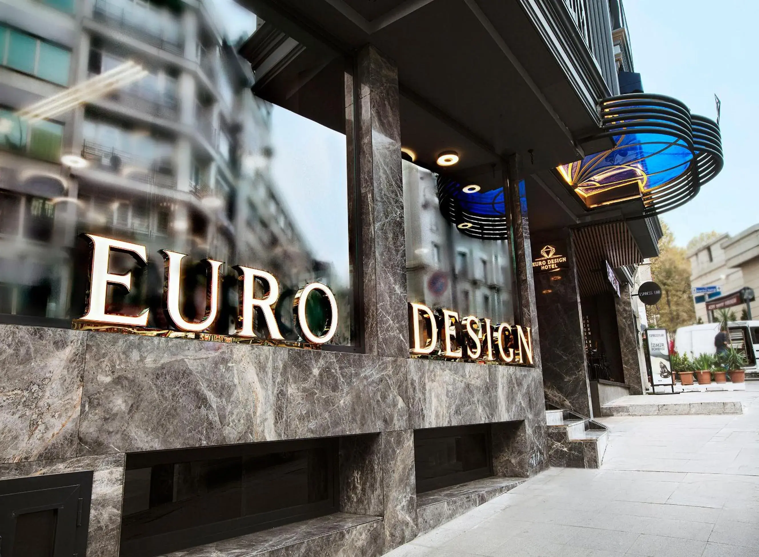 Facade/entrance in Euro Design Hotel Facade/entrance in Euro Design Hotel