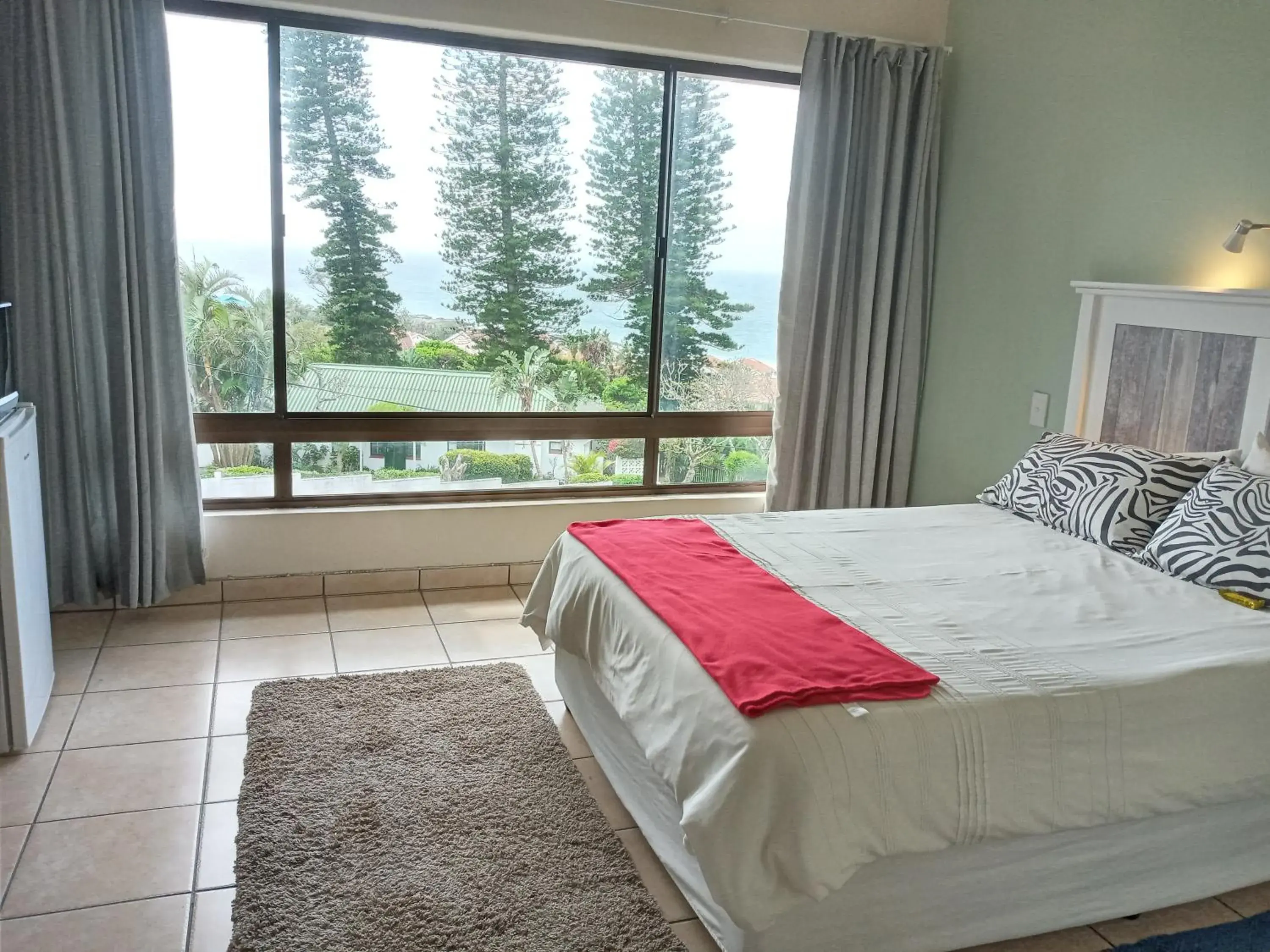 Double Room with Sea View in Rockview Guest House Double Room with Sea View in Rockview Guest House