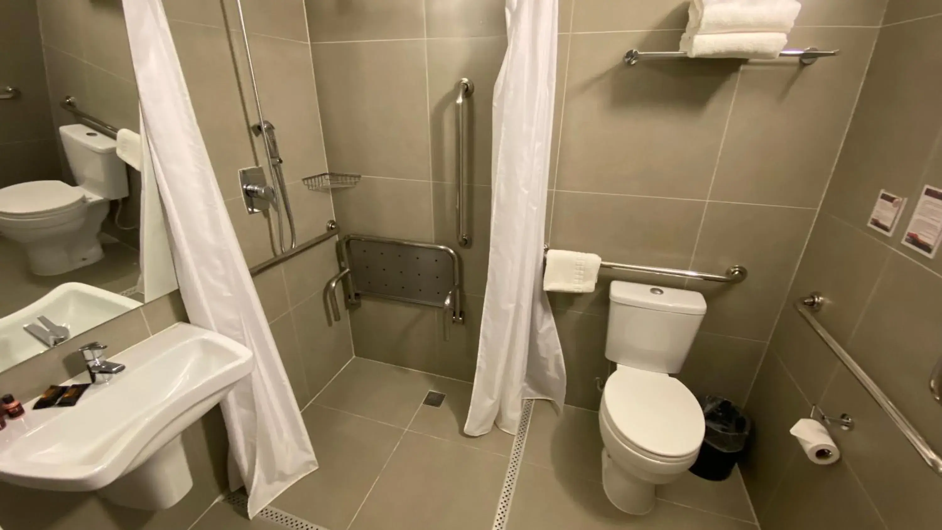 Single Room - Disability Access in Best Guest Hotel Expo Anhembi Single Room - Disability Access in Best Guest Hotel Expo Anhembi
