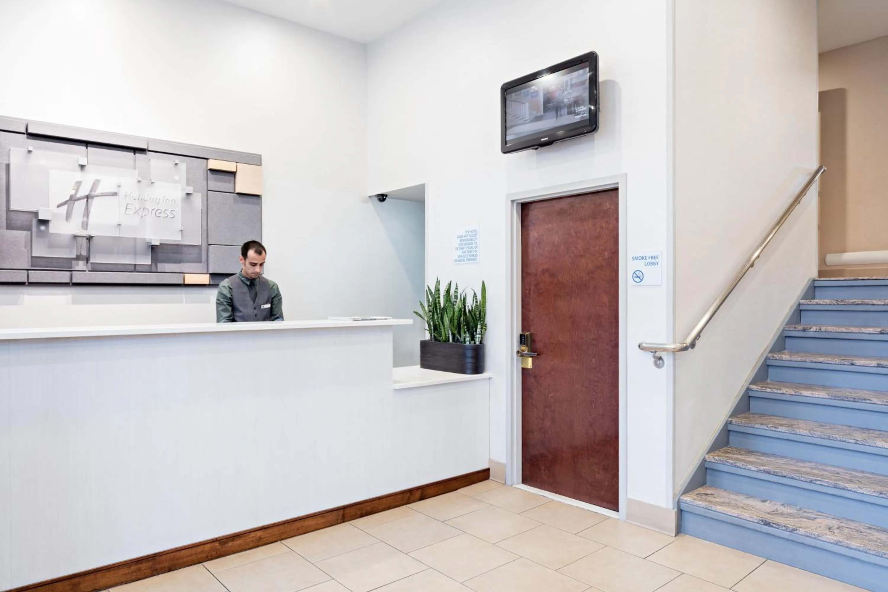 Property building, Lobby/Reception in Holiday Inn Express Brooklyn, an IHG Hotel