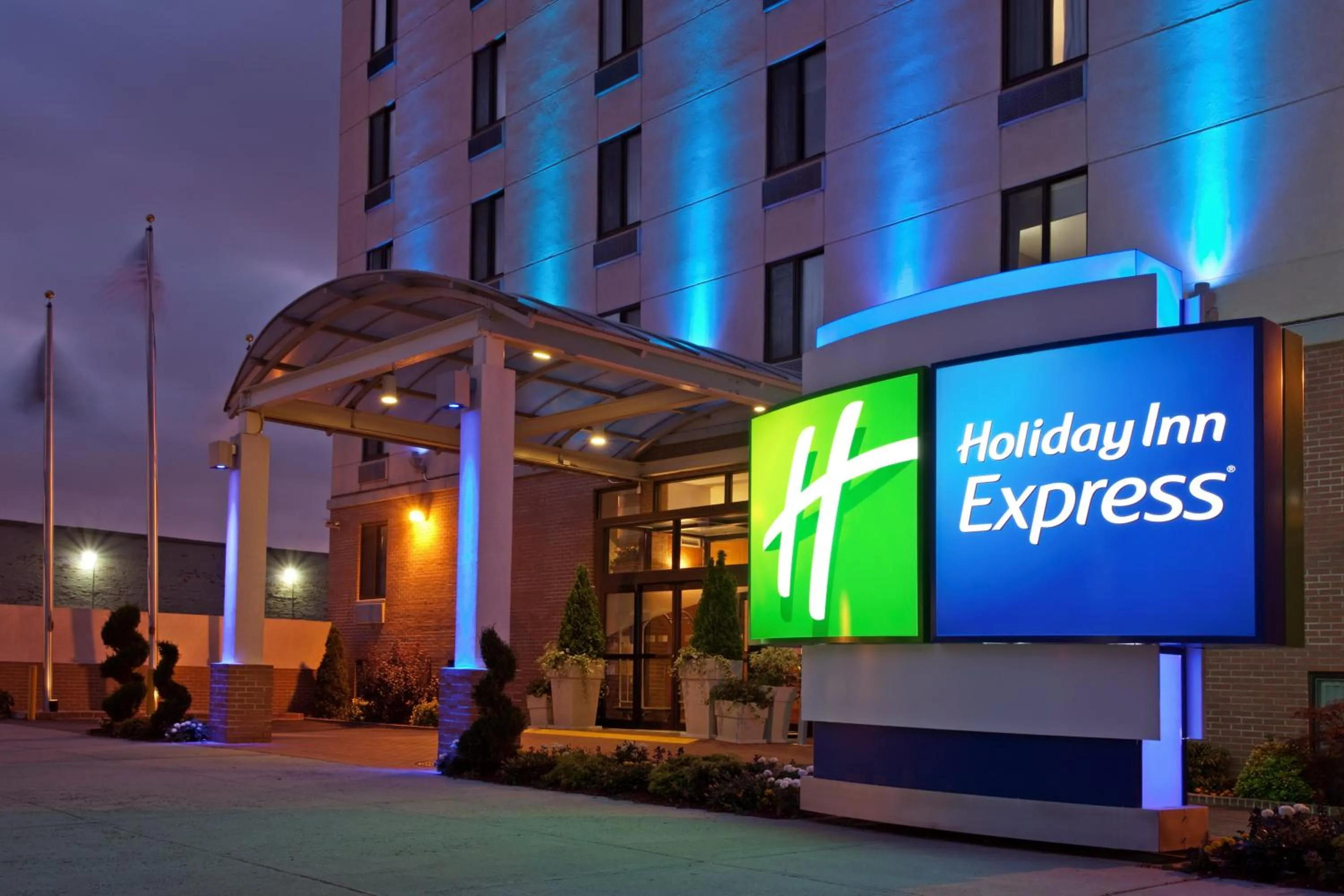 Property Building in Holiday Inn Express Brooklyn, an IHG Hotel