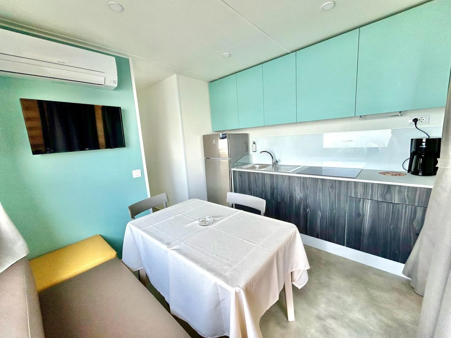 Kitchen or kitchenette, Bed in Club del Sole Le Palme Lazise Family Collection