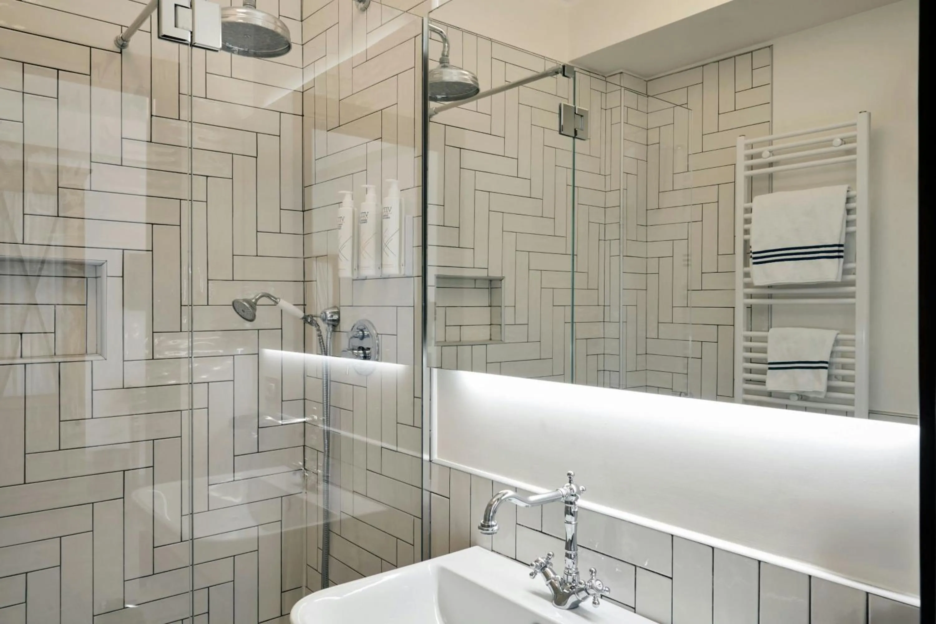 Bathroom in Four Points Flex by Sheraton Naples Marigliano
