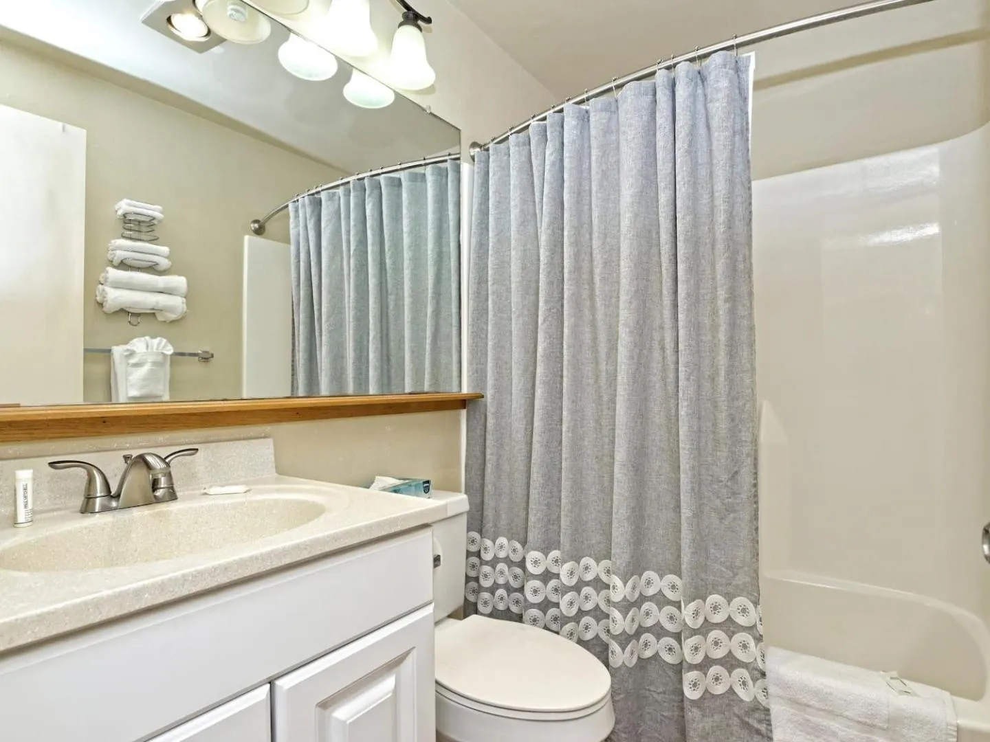 Lakefront Bungalow with Community PoolHot Tub #8